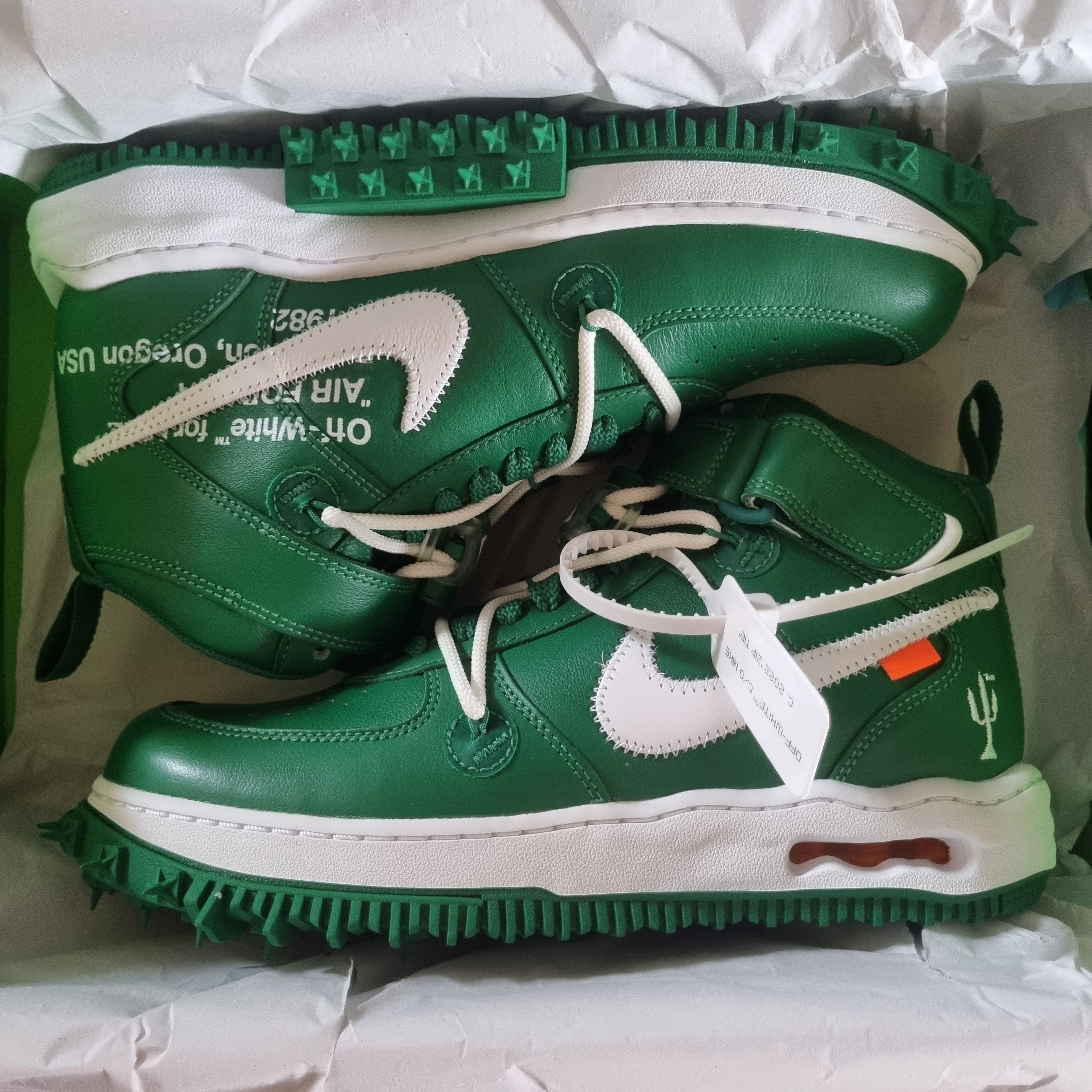 Nike x Off-White Air Force 1 Mid SP Leather Pine Green 착용 스타일