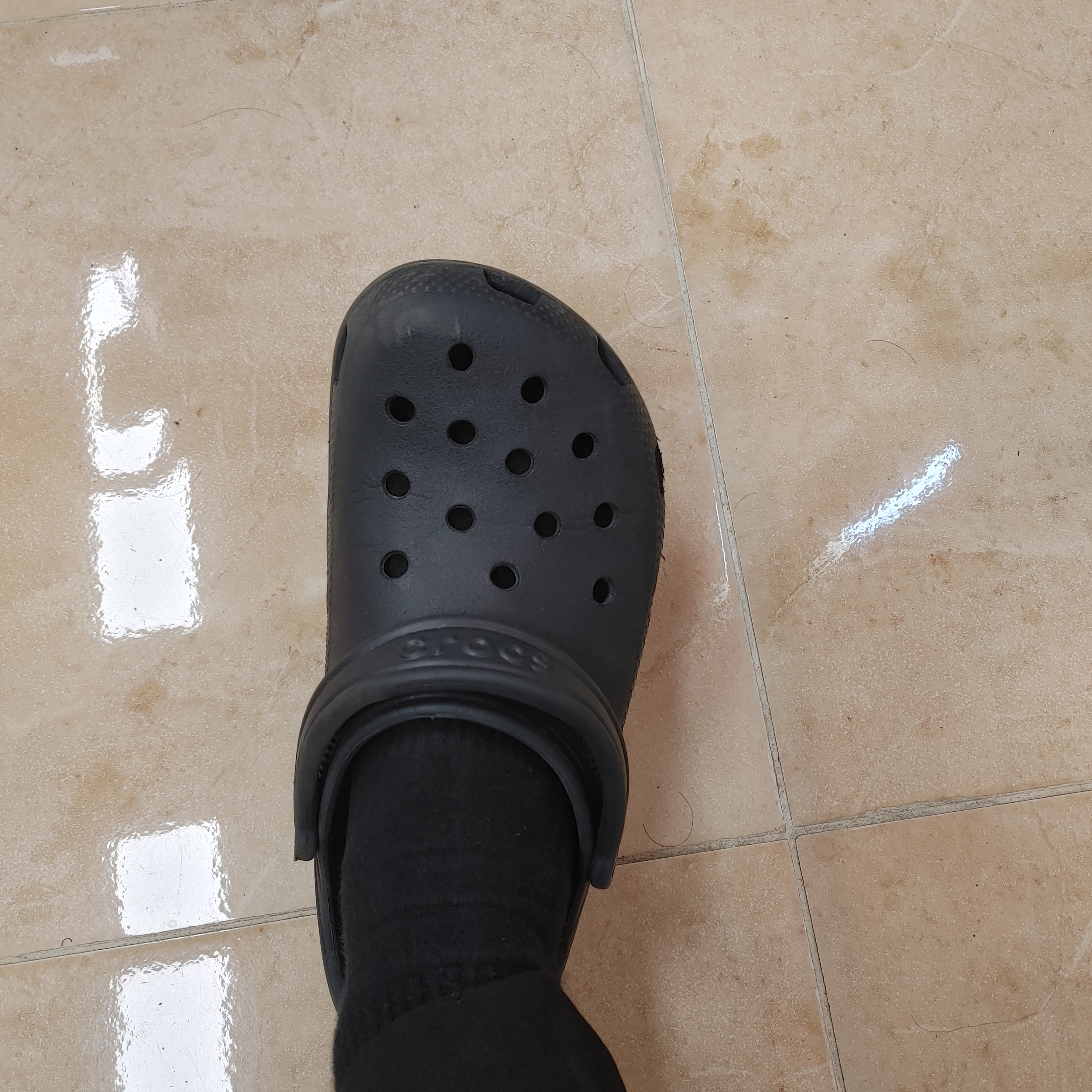 Crocs Classic Clog Black 착용 스타일