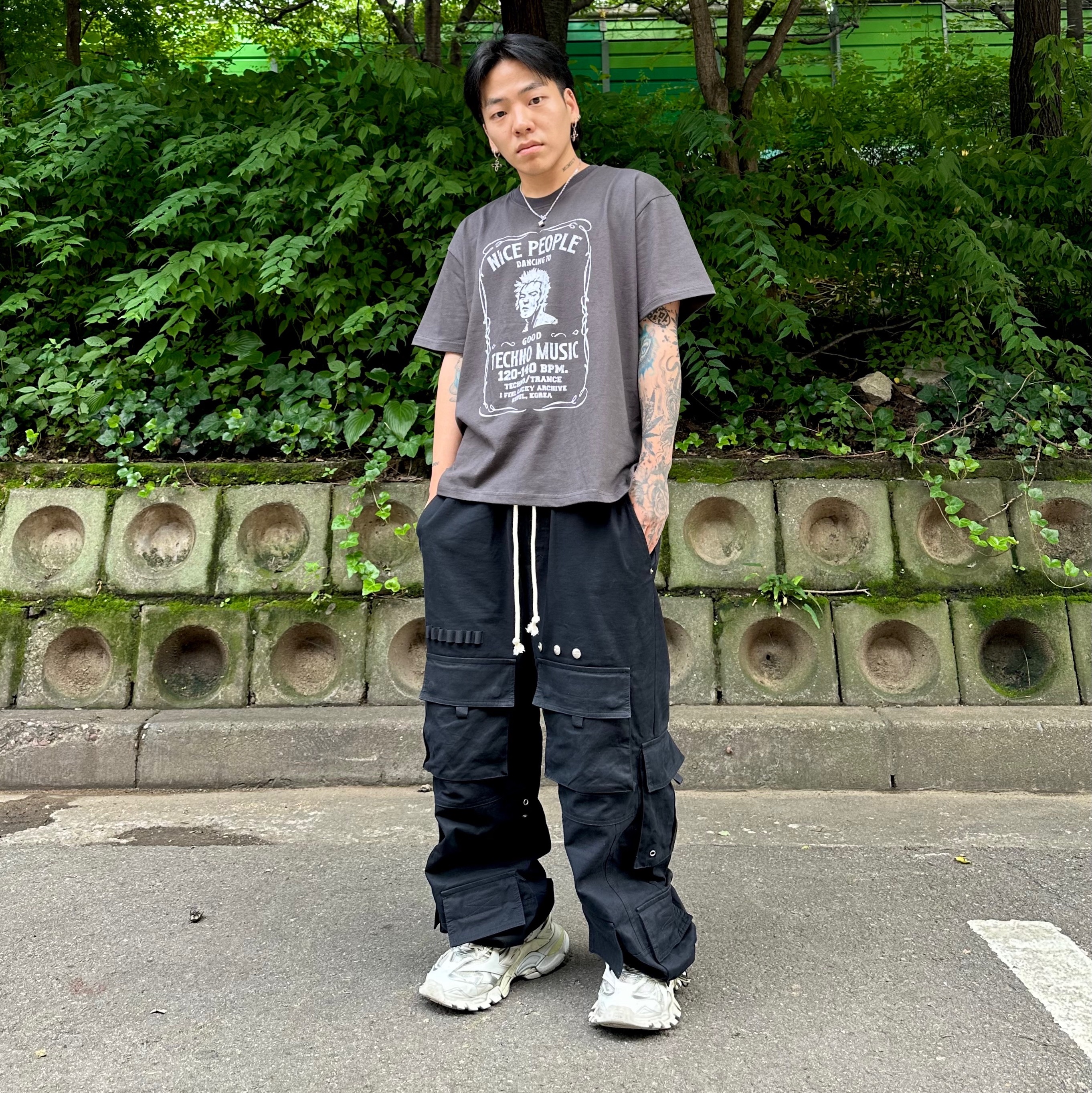 Balenciaga Track.2 Sneakers White 착용 스타일 - 1