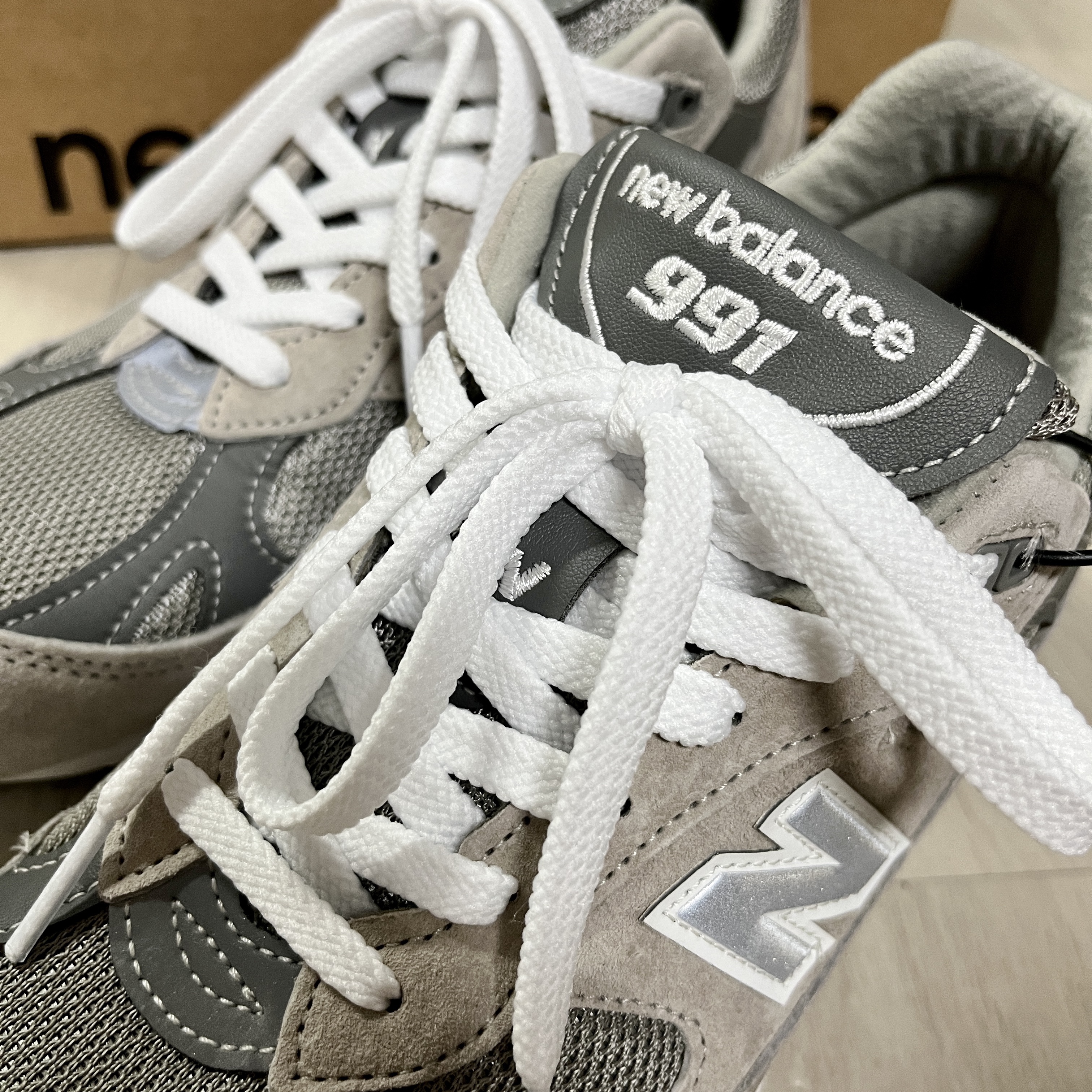 New Balance 991 Made in UK Grey 착용 스타일 - 2