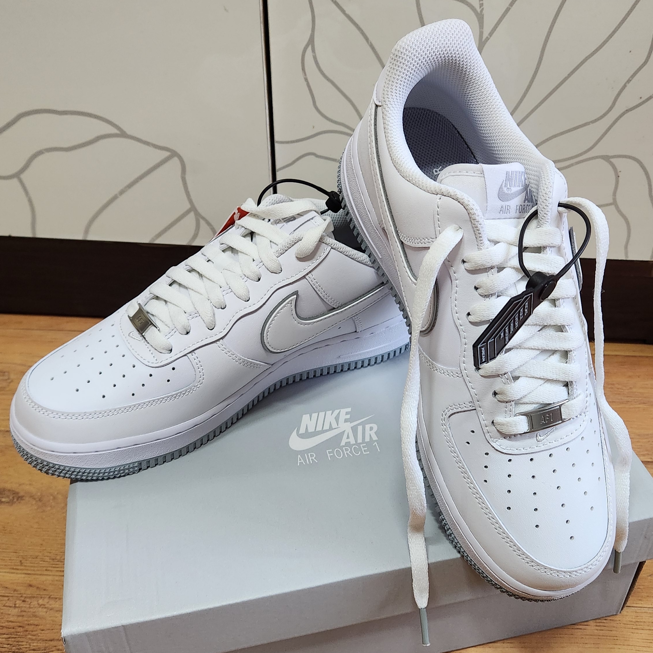 Nike Air Force 1 '07 White Wolf Grey 착용 스타일 - 2