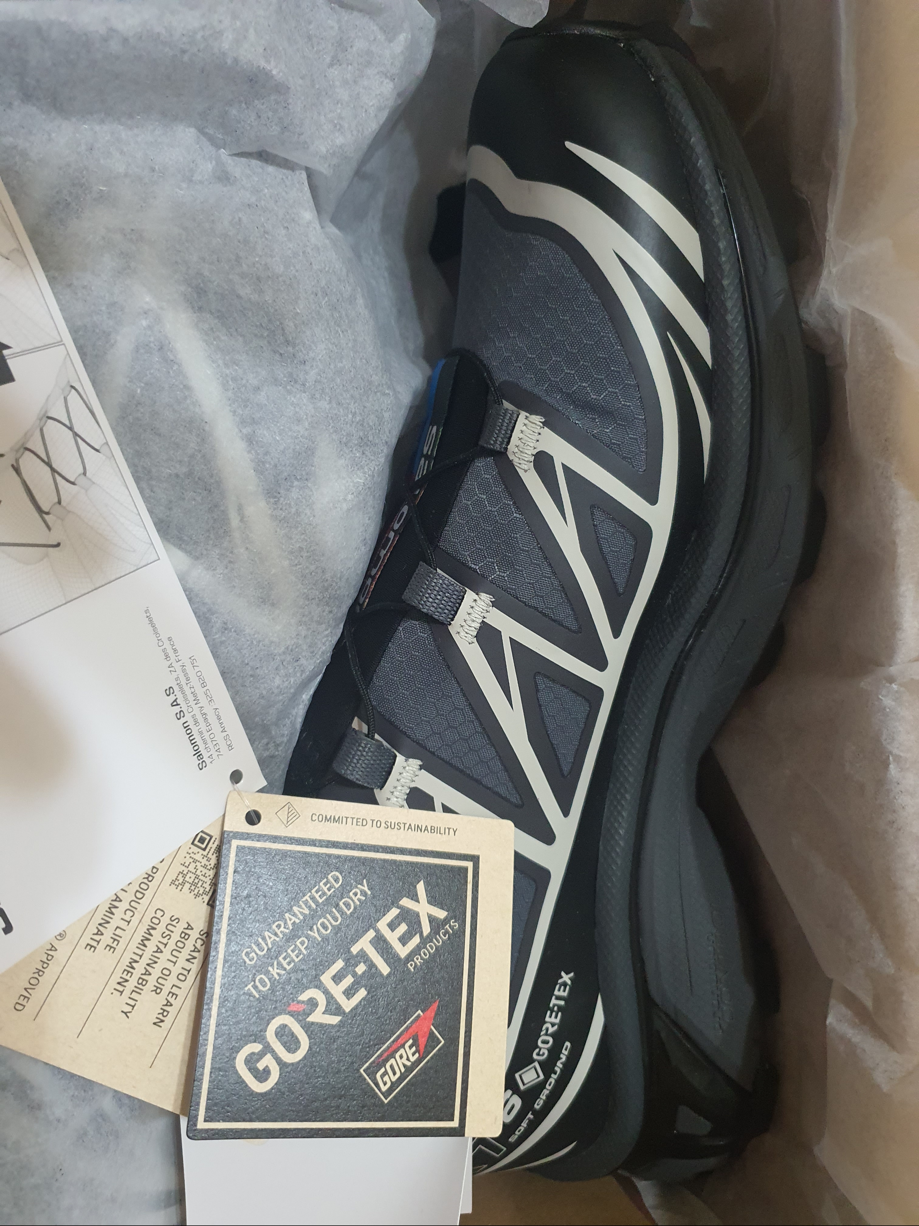 Salomon XT-6 Gore-Tex Black Ebony 착용 스타일