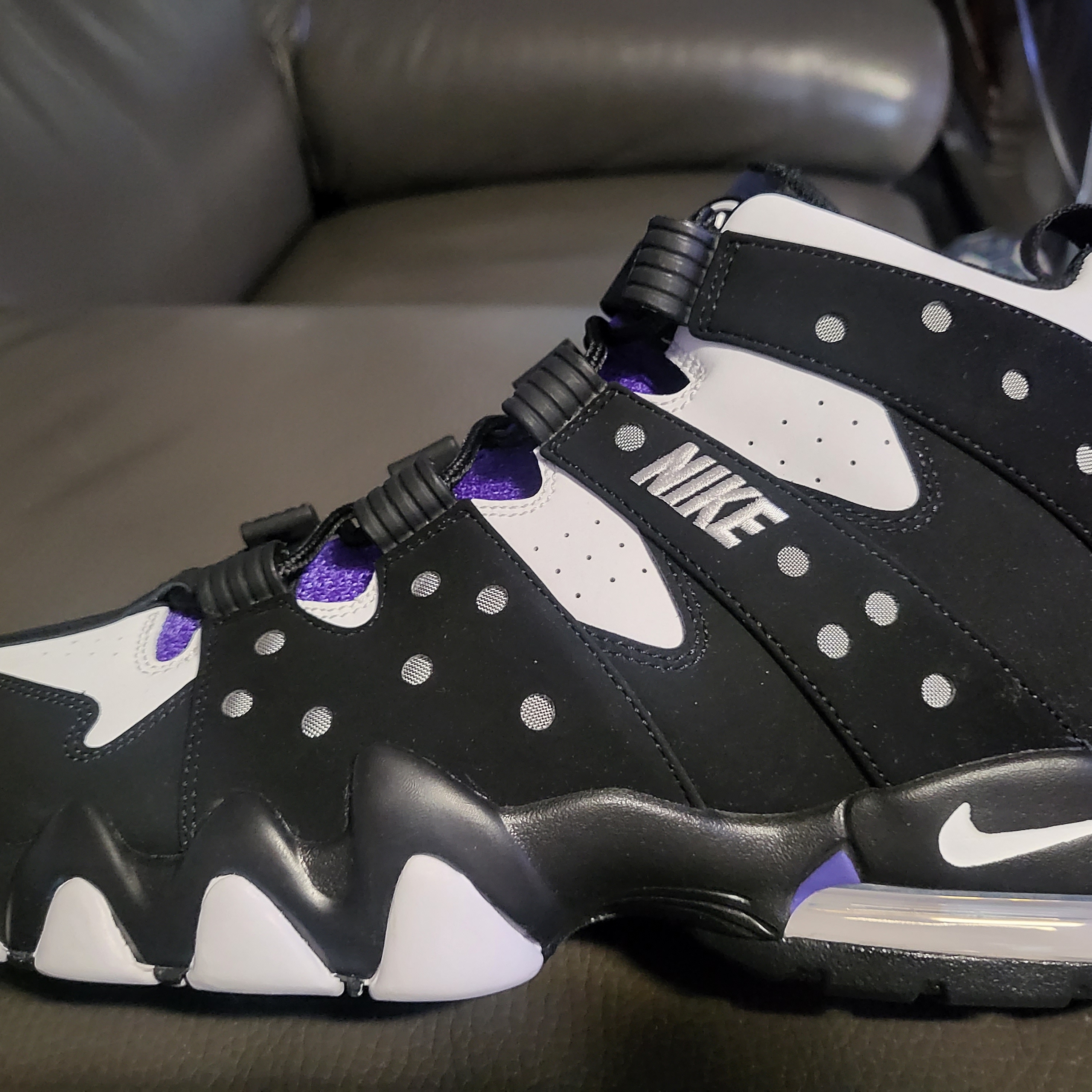Nike Air Max 2 CB 94 Black and Pure Purple 착용 스타일 - 5