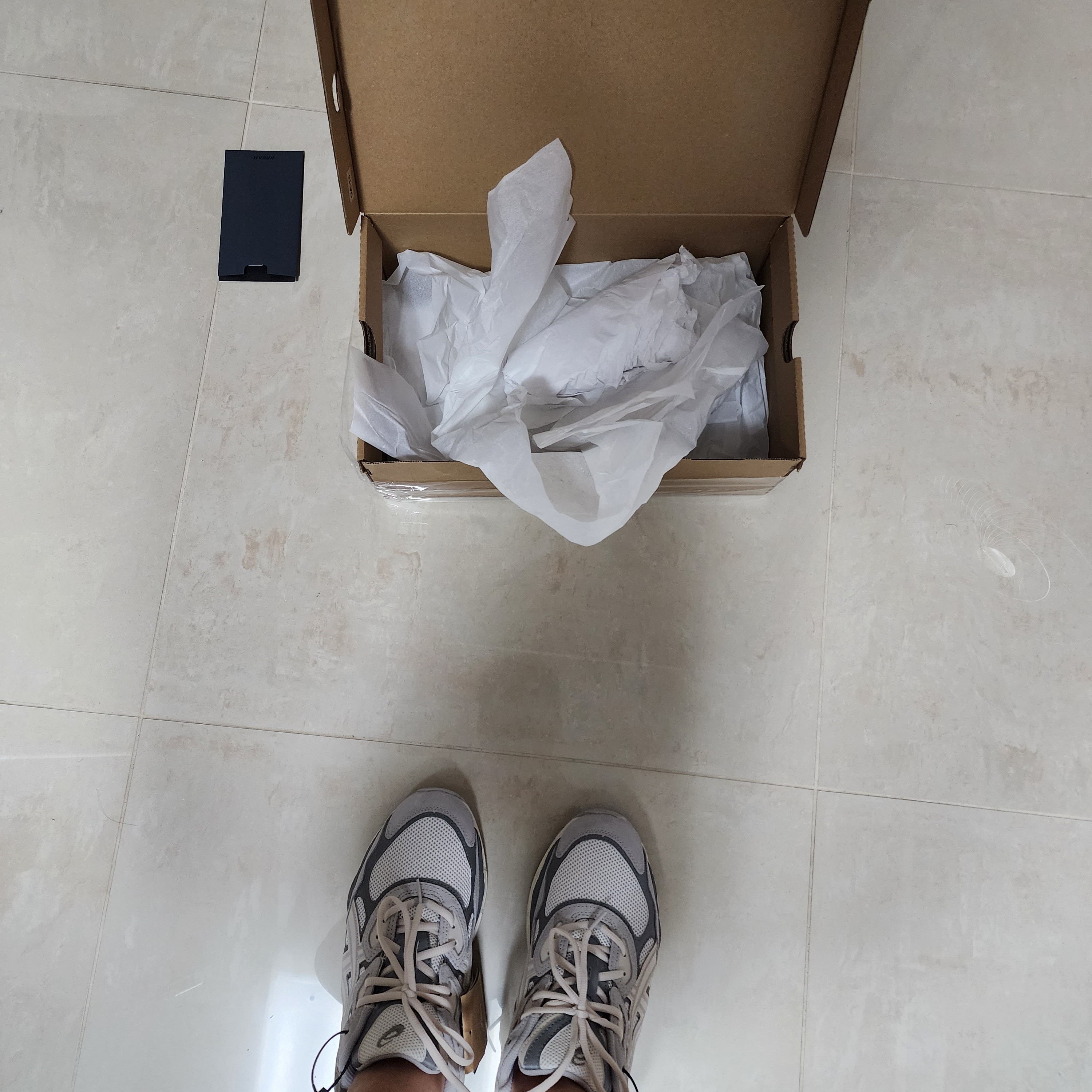 Asics Gel-NYC Cream Oyster Grey 착용 스타일 - 2