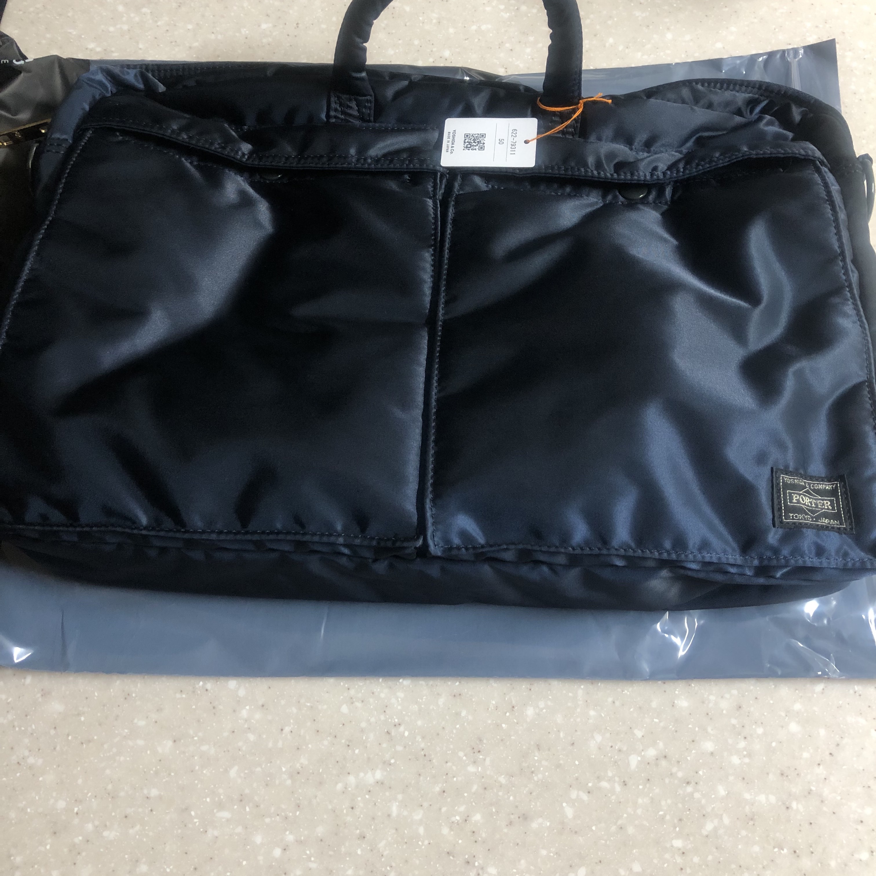 Porter Tanker 2Way Briefcase Iron Blue 착용 스타일