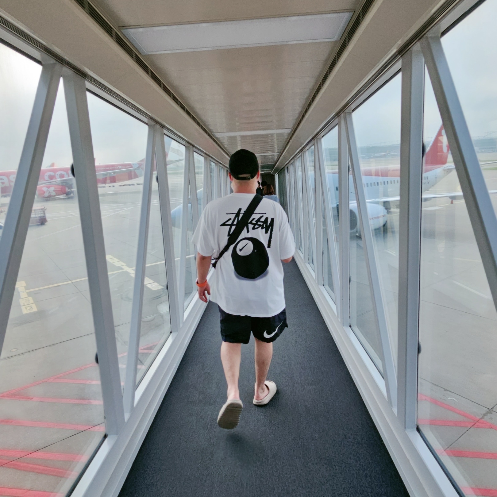 Nike x Stussy NRG FL SS 8 Ball T-Shirt White (DO9322-100), Nike x Stussy Water Shorts Off Noir 착용 스타일