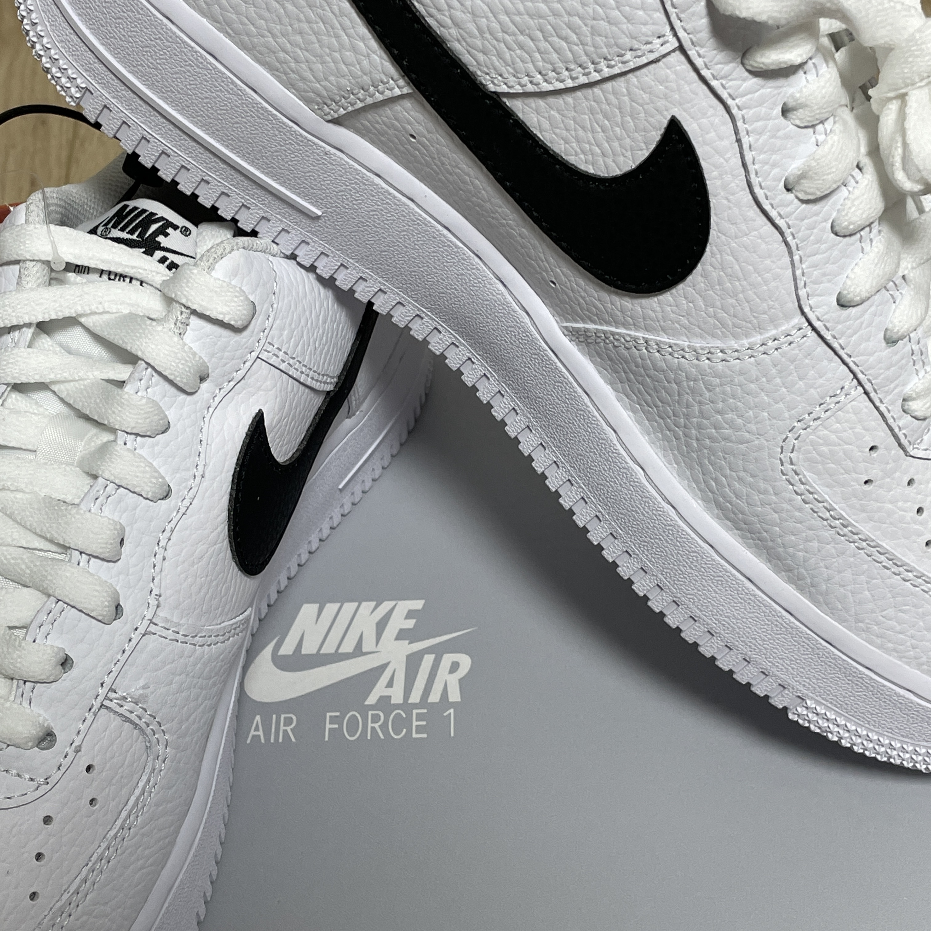 Nike Air Force 1 '07 White Black 착용 스타일 - 2