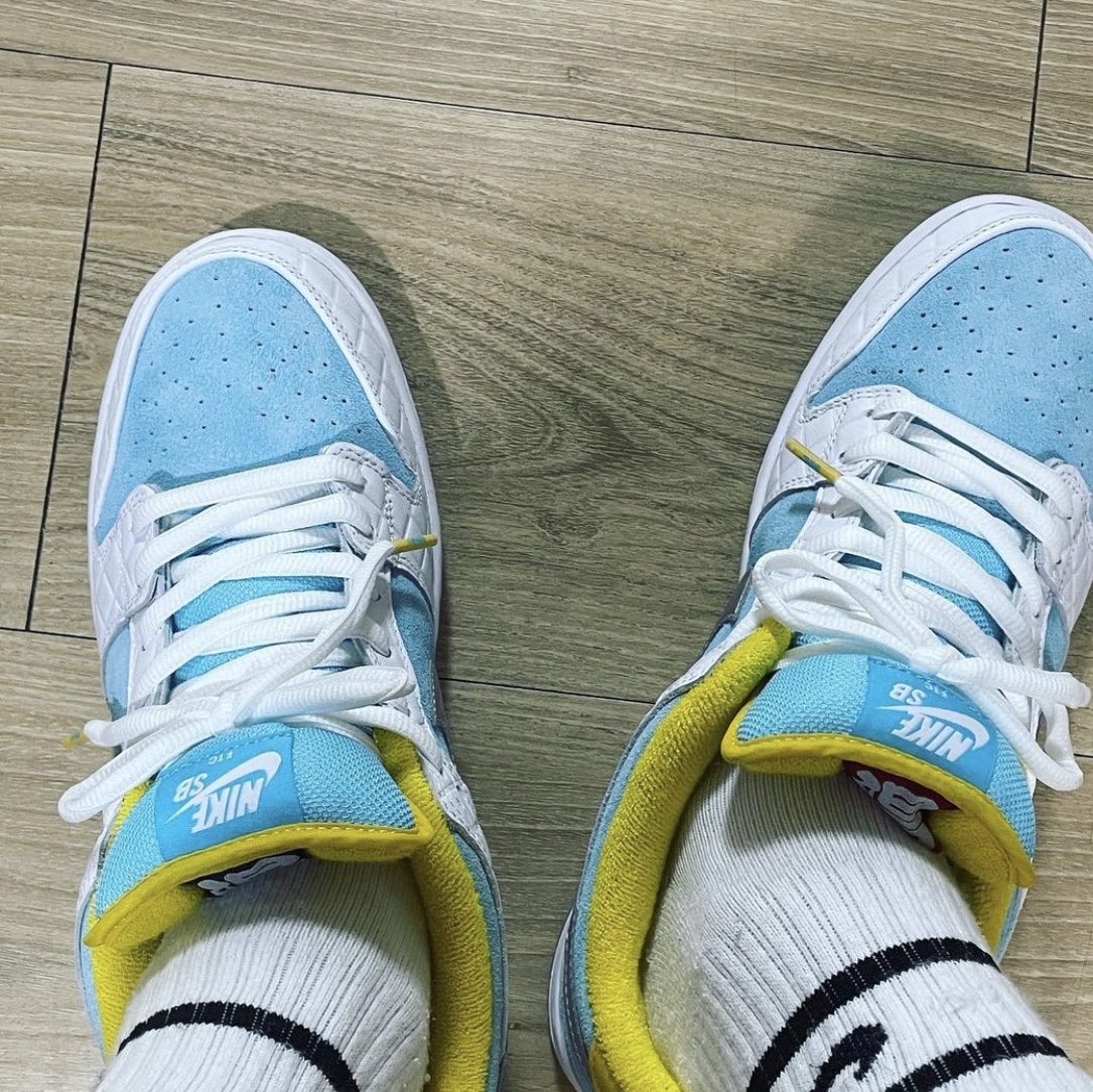 Nike x FTC SB Dunk Low Pro QS Lagoon Pulse, Jordan 1 Low SB UNC 착용 스타일 - 1