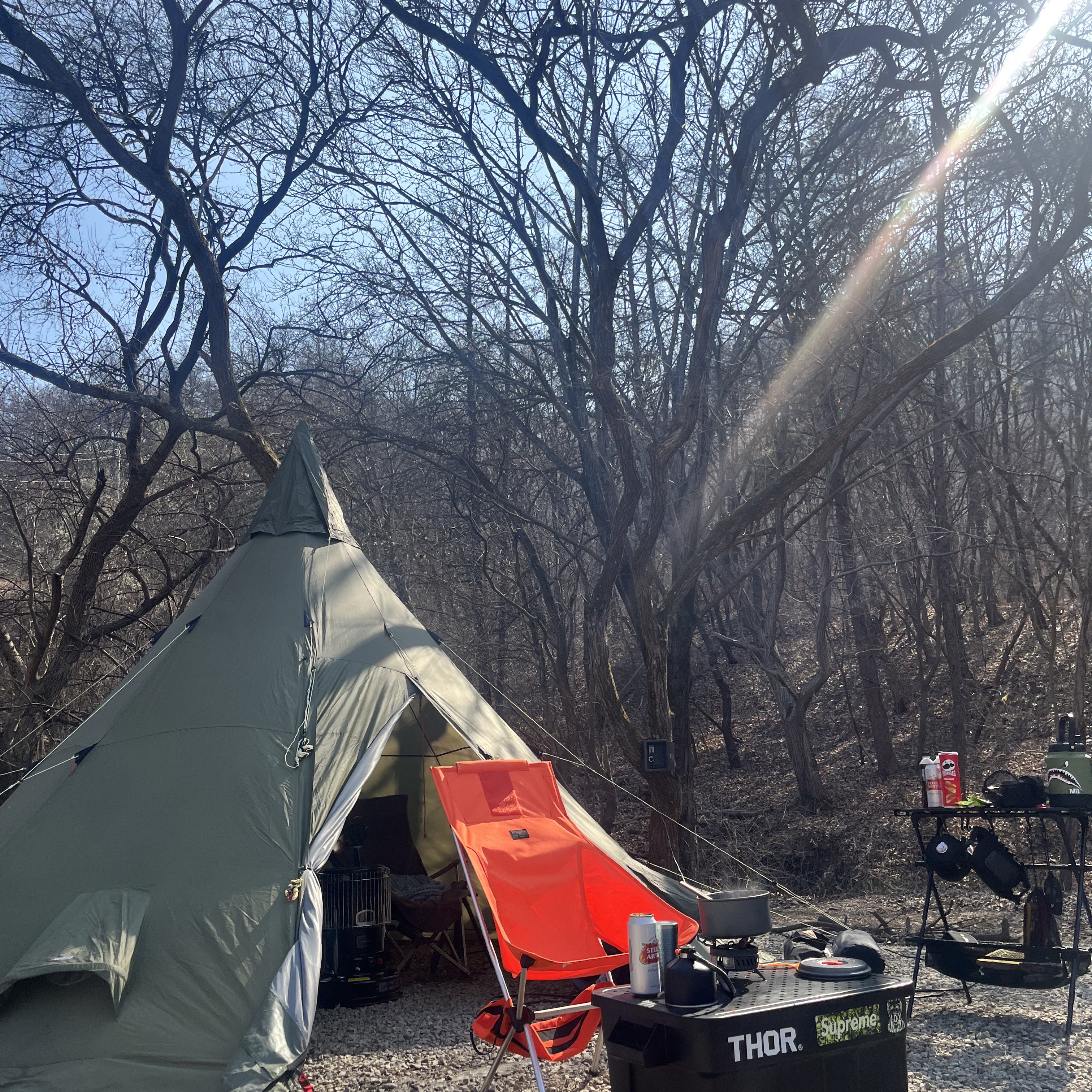 Helinox x Filson Sunset Chair Flame 착용 스타일 - 4