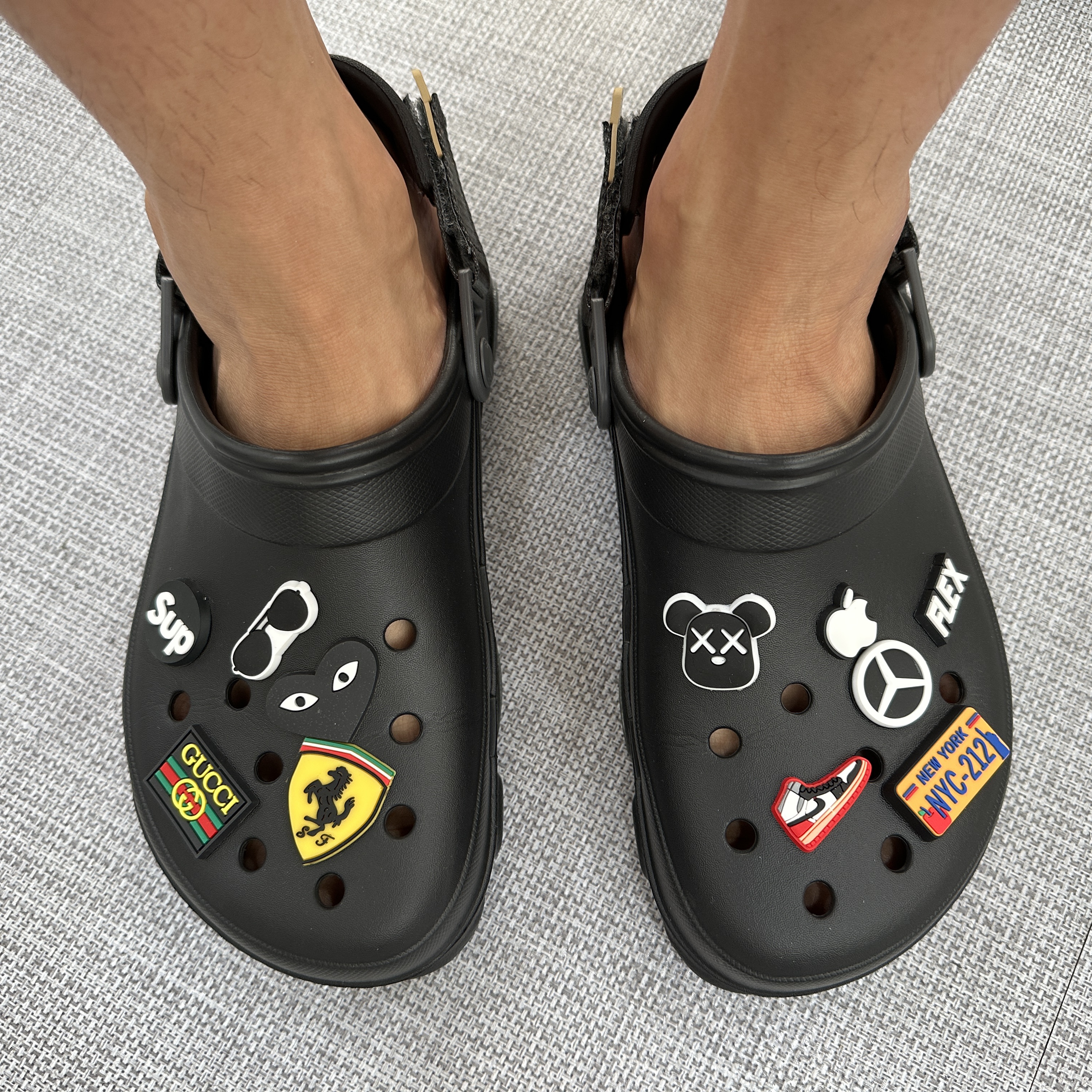 Crocs All Terrain Clog Black 착용 스타일 - 2