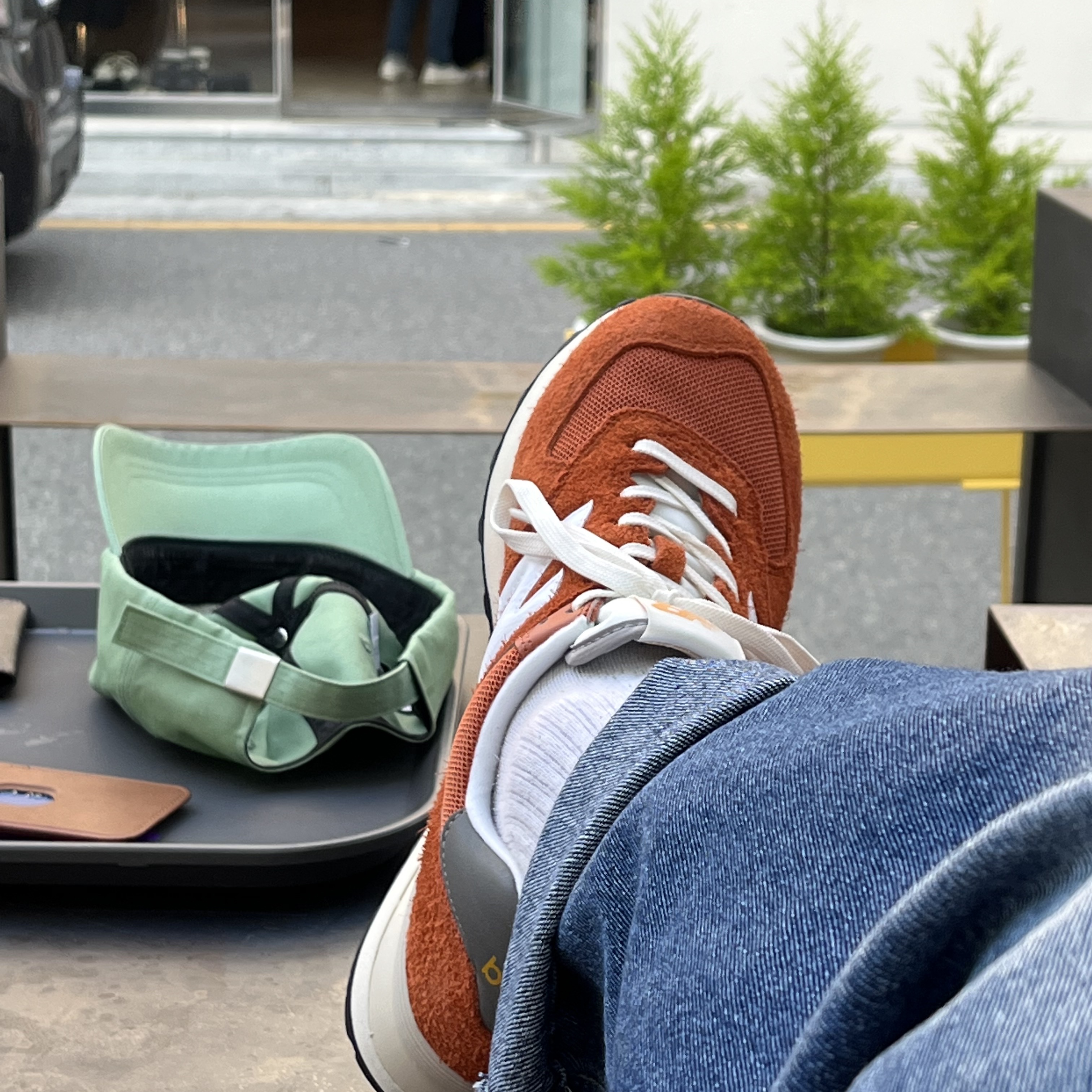 New Balance 574 Heritage Orange Burst White 착용 스타일 - 4