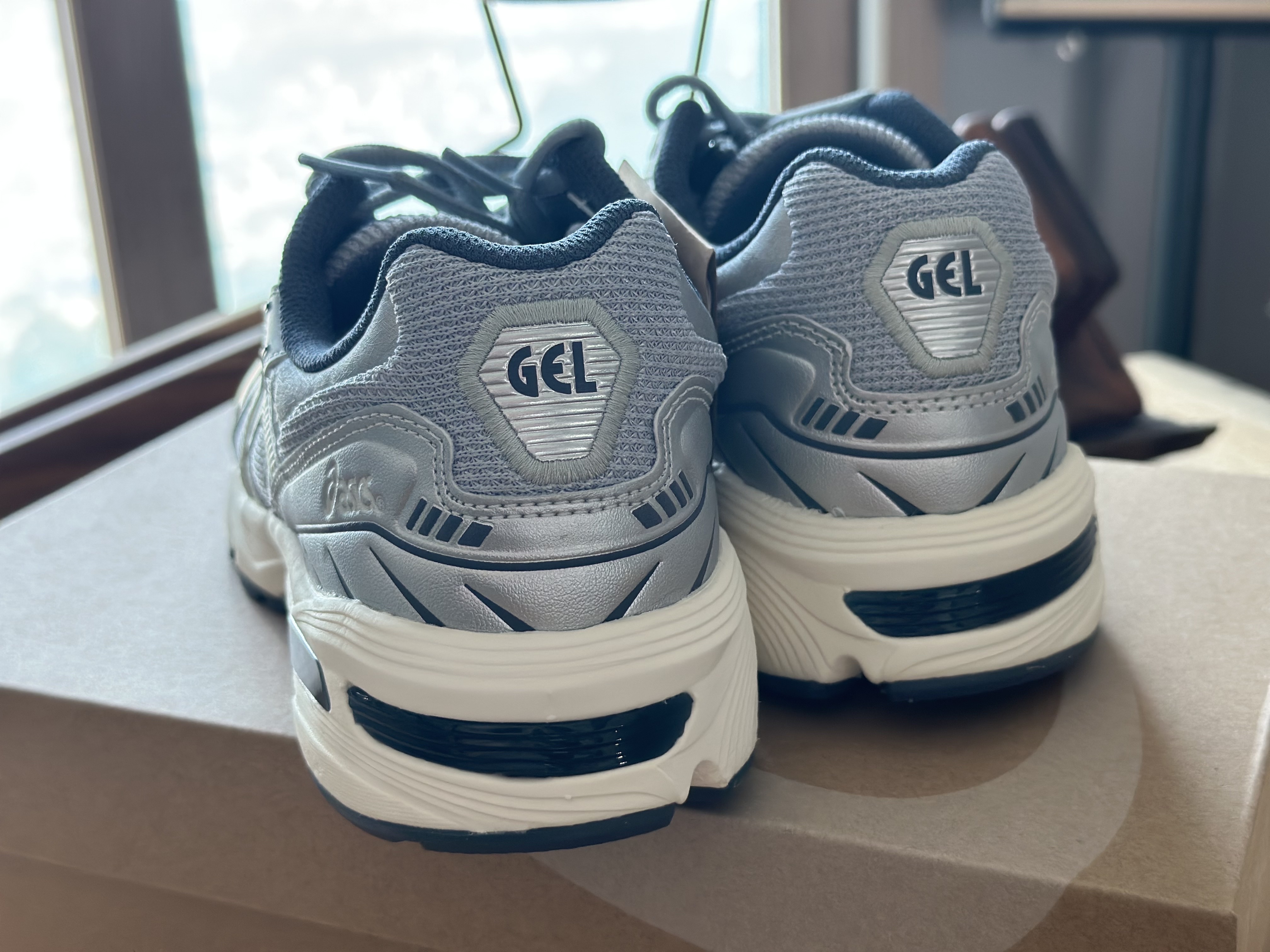 Asics Gel-1090 Piedmont Grey 착용 스타일 - 4