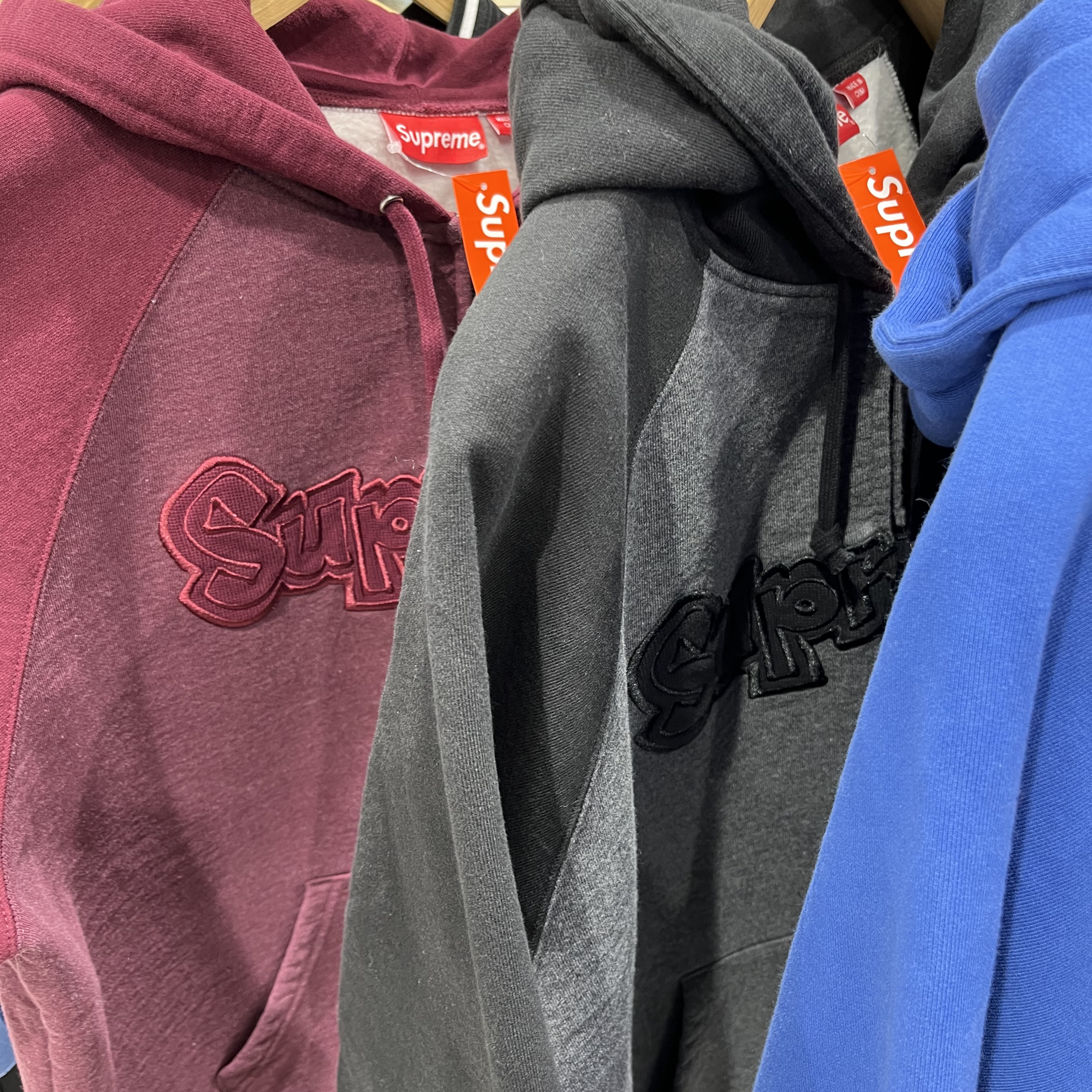 Supreme Gonz Applique Zip Up Hooded Sweatshirt Burgundy - 22FW 착용 스타일