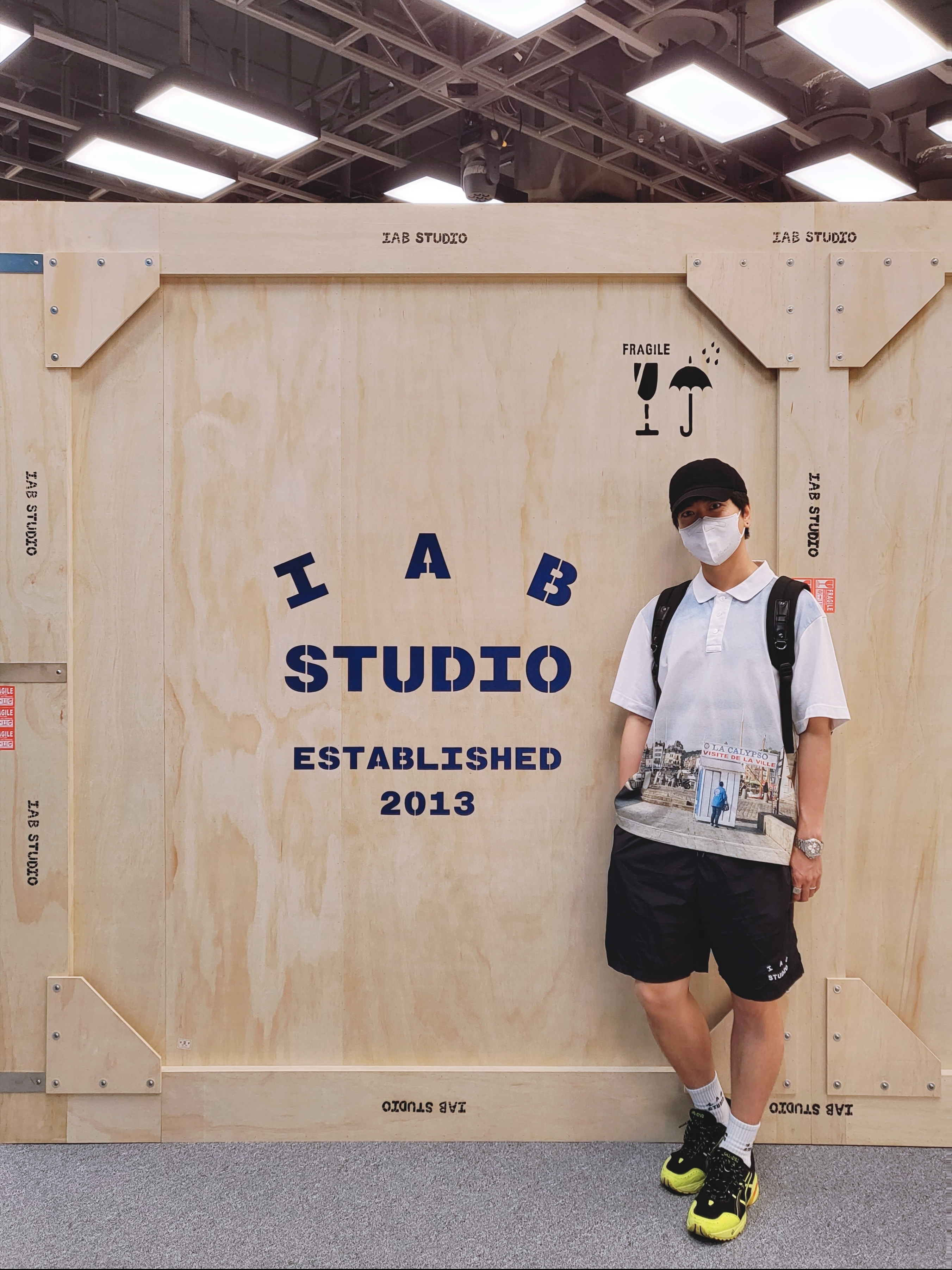 IAB Studio Cap Black, IAB Studio Woven Shorts Black 착용 스타일