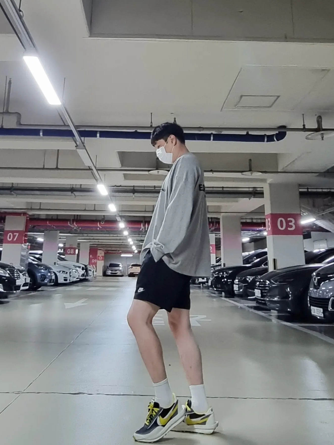 Nike x Sacai x Undercover LDWaffle Black Bright Citron, Nike NSW Woven Lined Flow Shorts Black - Asia 착용 스타일 - 3