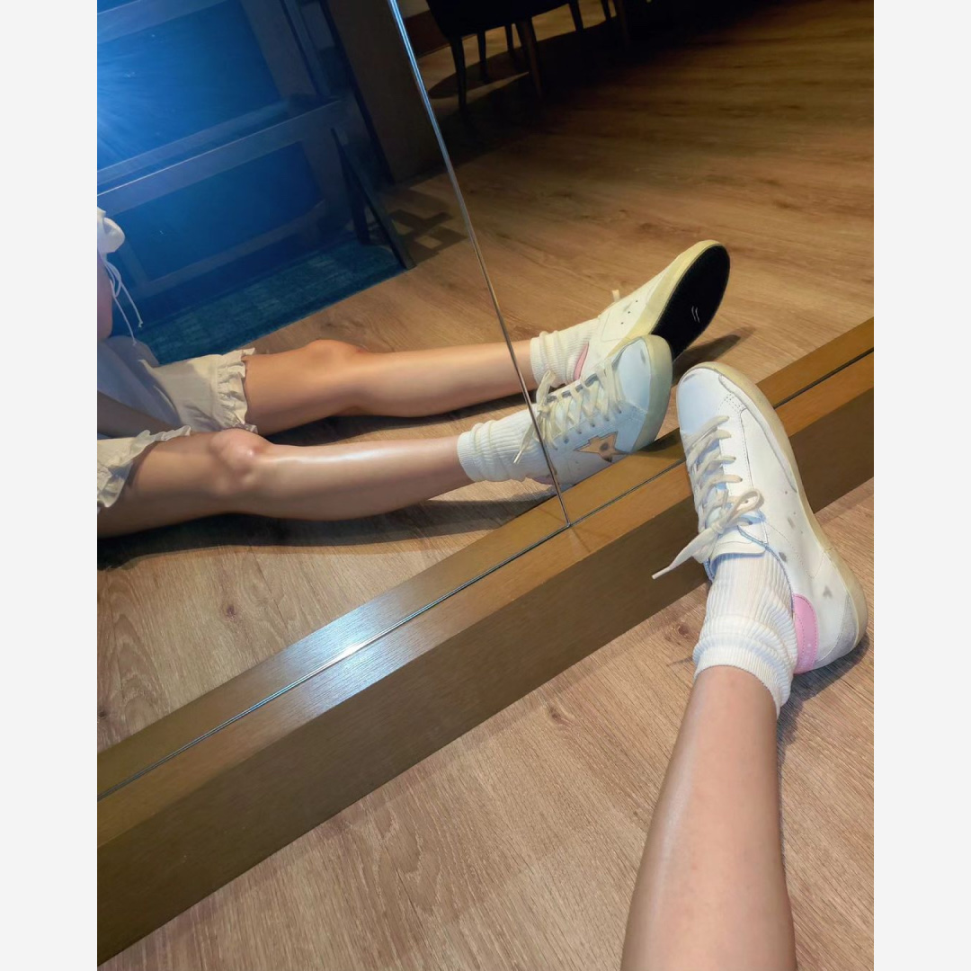 (W) Golden Goose Superstar White Pink Heel Tab Sneakers 착용 스타일 - 4