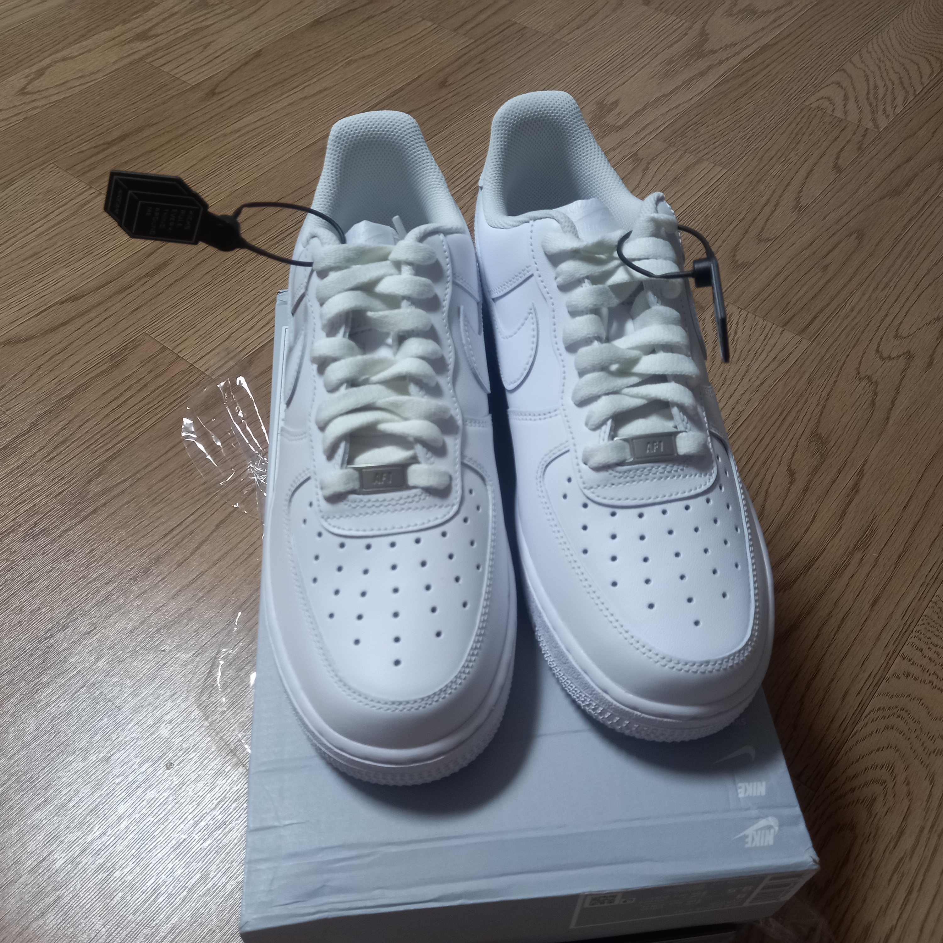 Nike Air Force 1 '07 Low White 착용 스타일 - 1