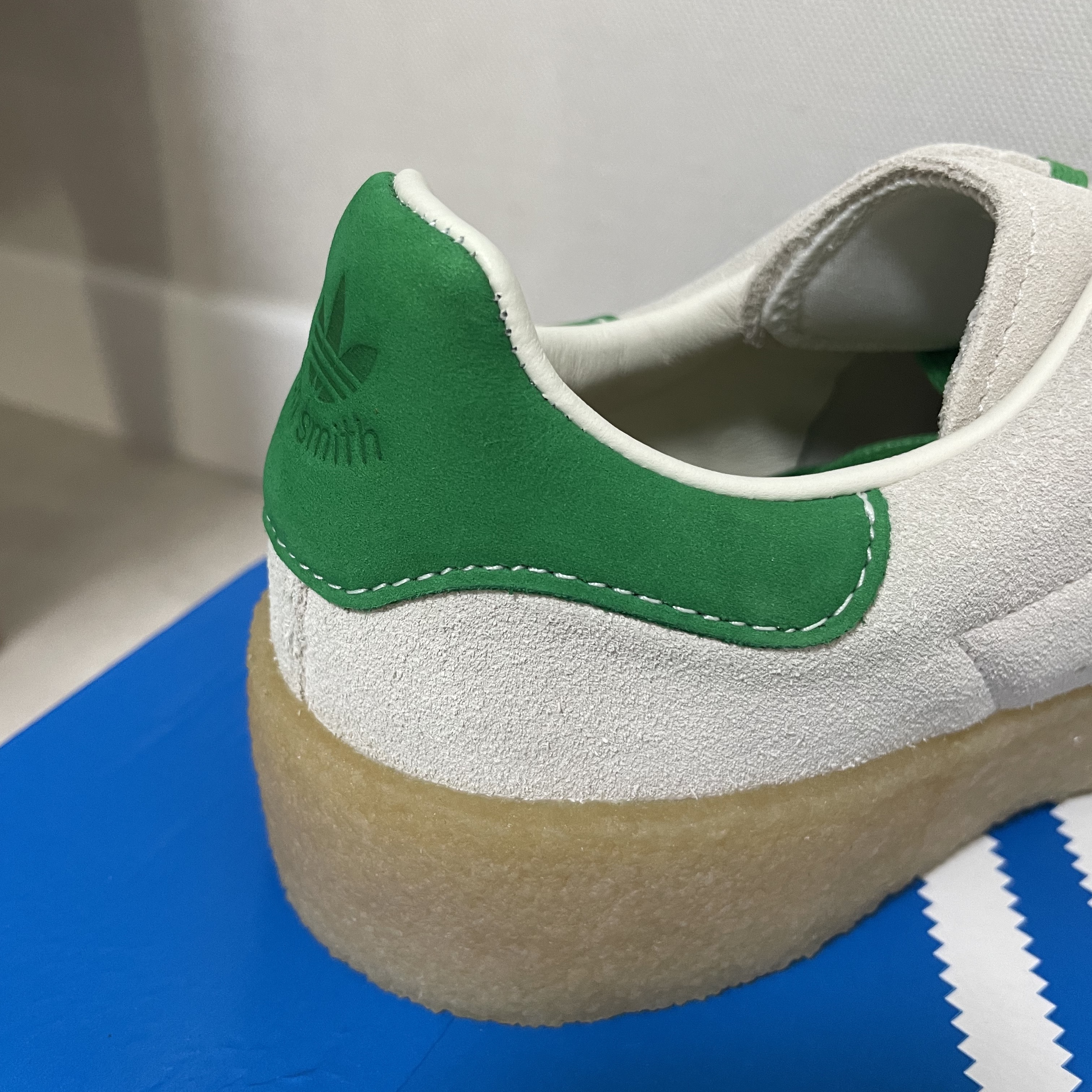 Adidas Stan Smith Off White Green 착용 스타일 - 2