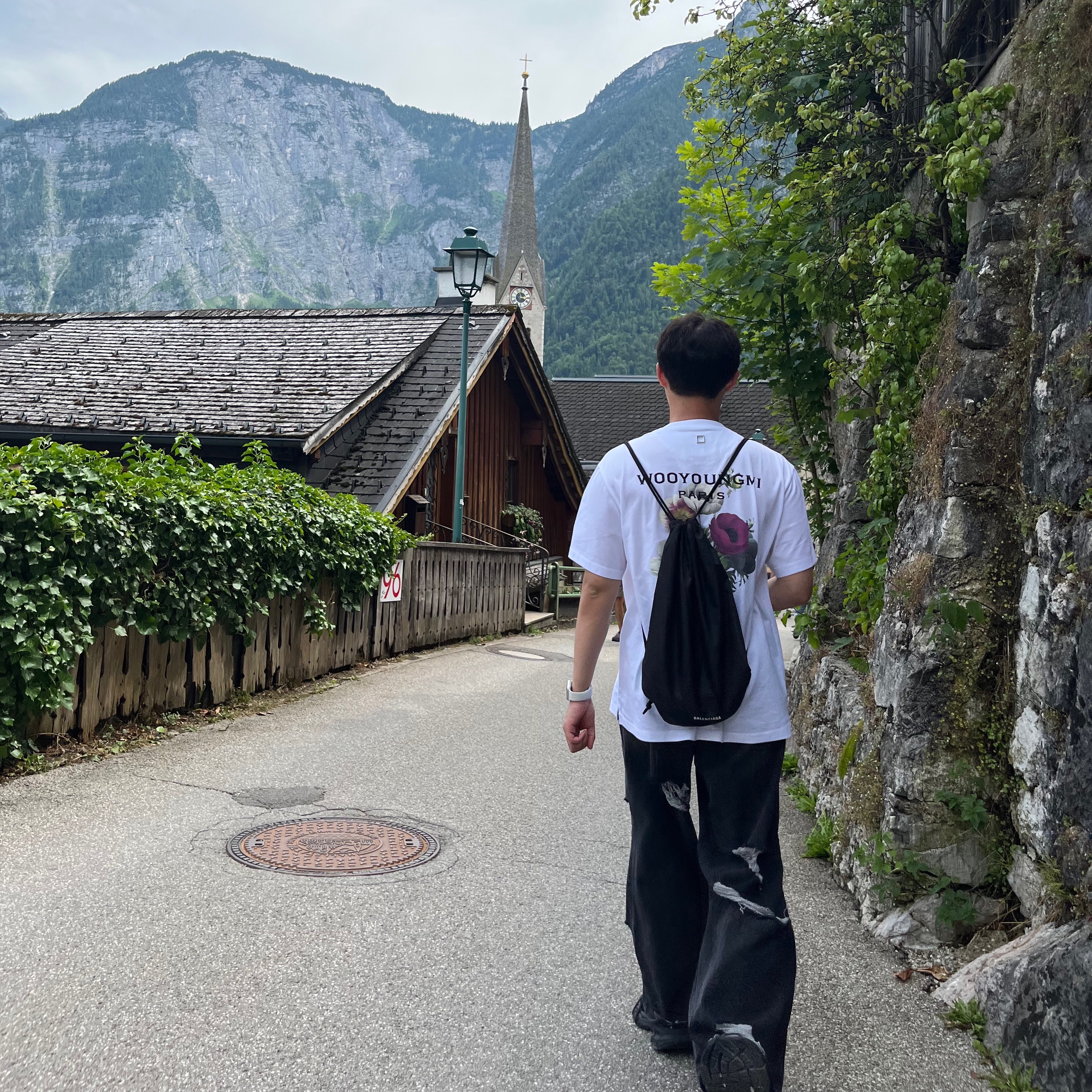 Wooyoungmi Flower Print Back Logo T-Shirt White - 23FW 착용 스타일 - 2
