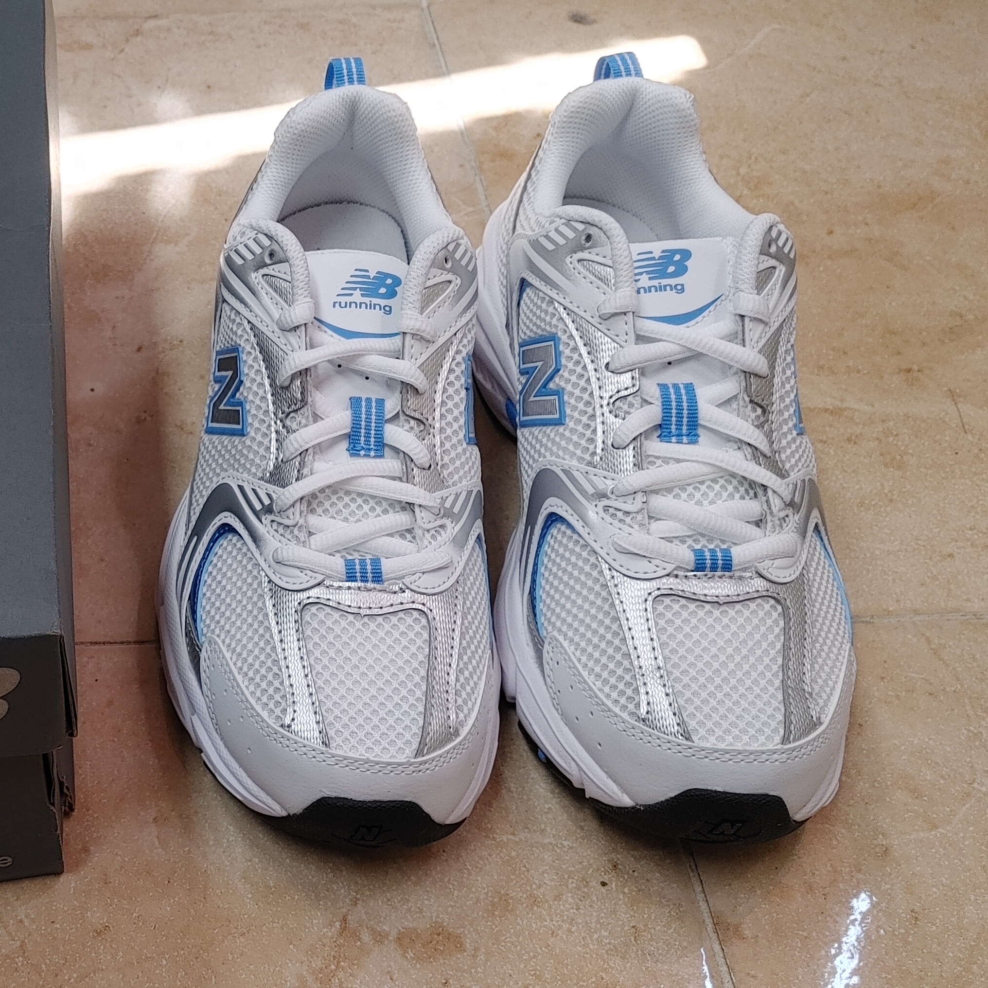 New Balance 530 Sky Blue 착용 스타일