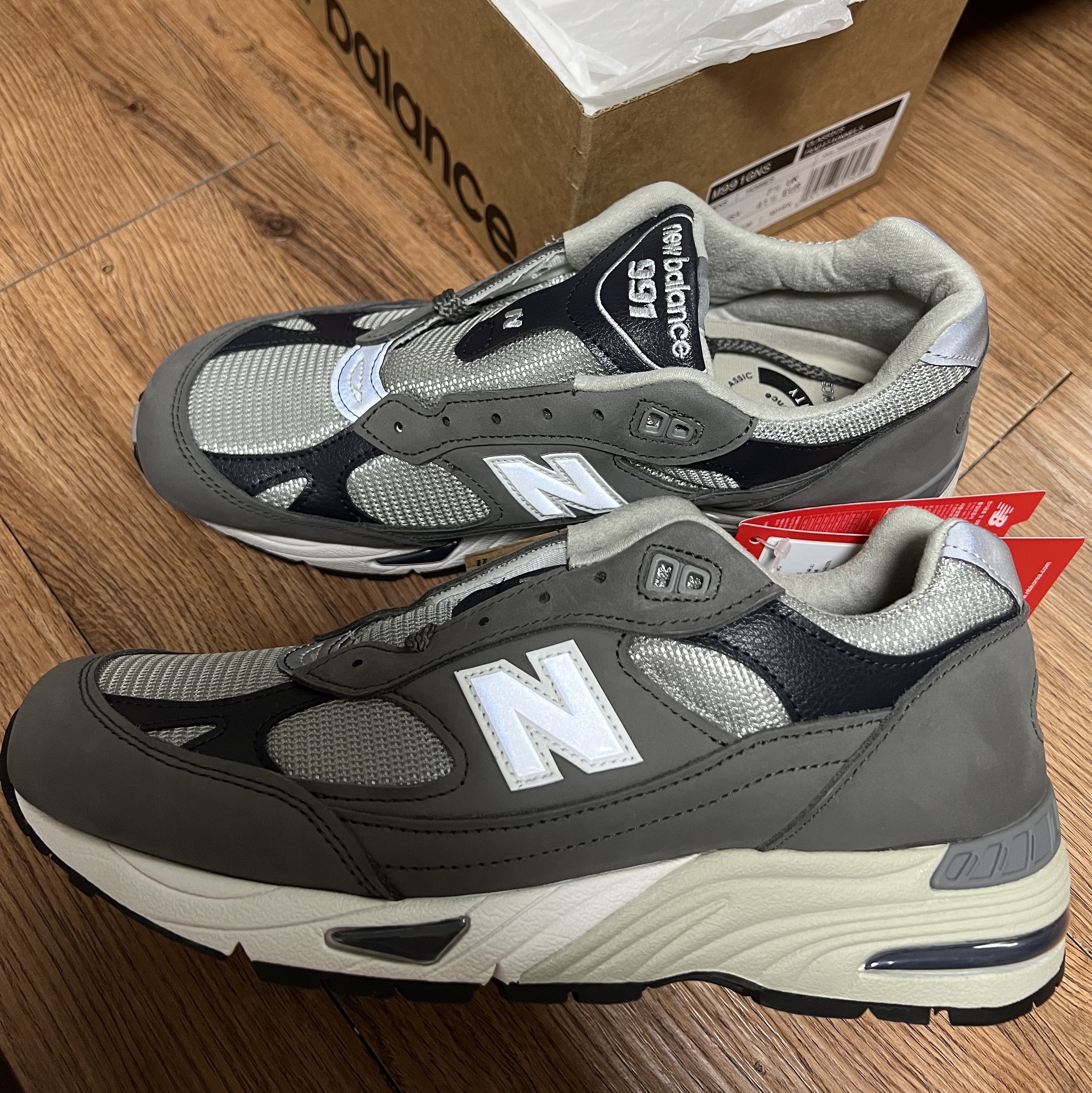 New Balance 991 Made in UK Castlerock Navy 착용 스타일