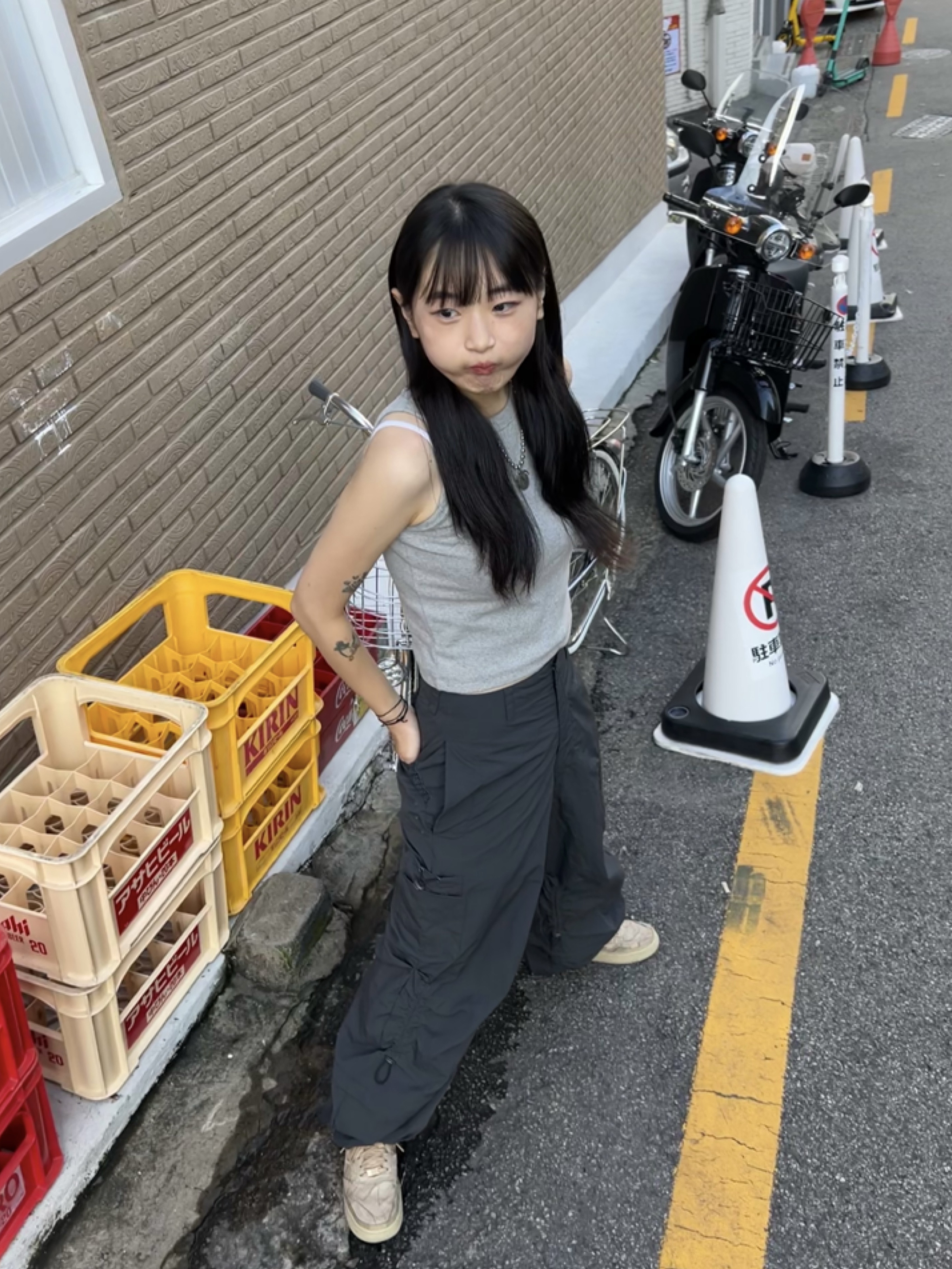 Nike x Billie Eilish Air Force 1 Low '07 SP Mushroom 착용 스타일