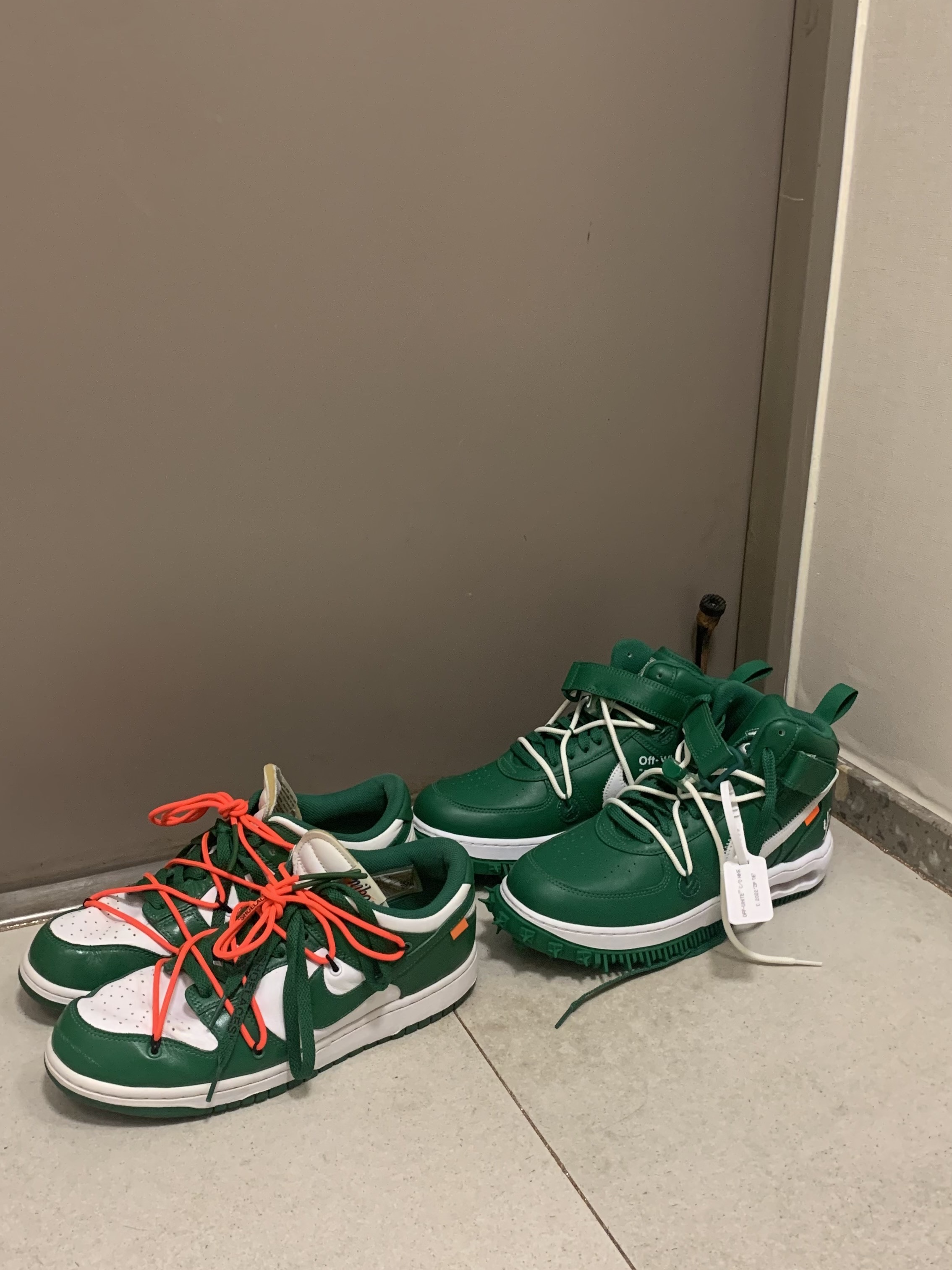 Nike x Off-White Air Force 1 Mid SP Leather Pine Green, Nike x Off-White Dunk Low Pine Green 착용 스타일 - 2