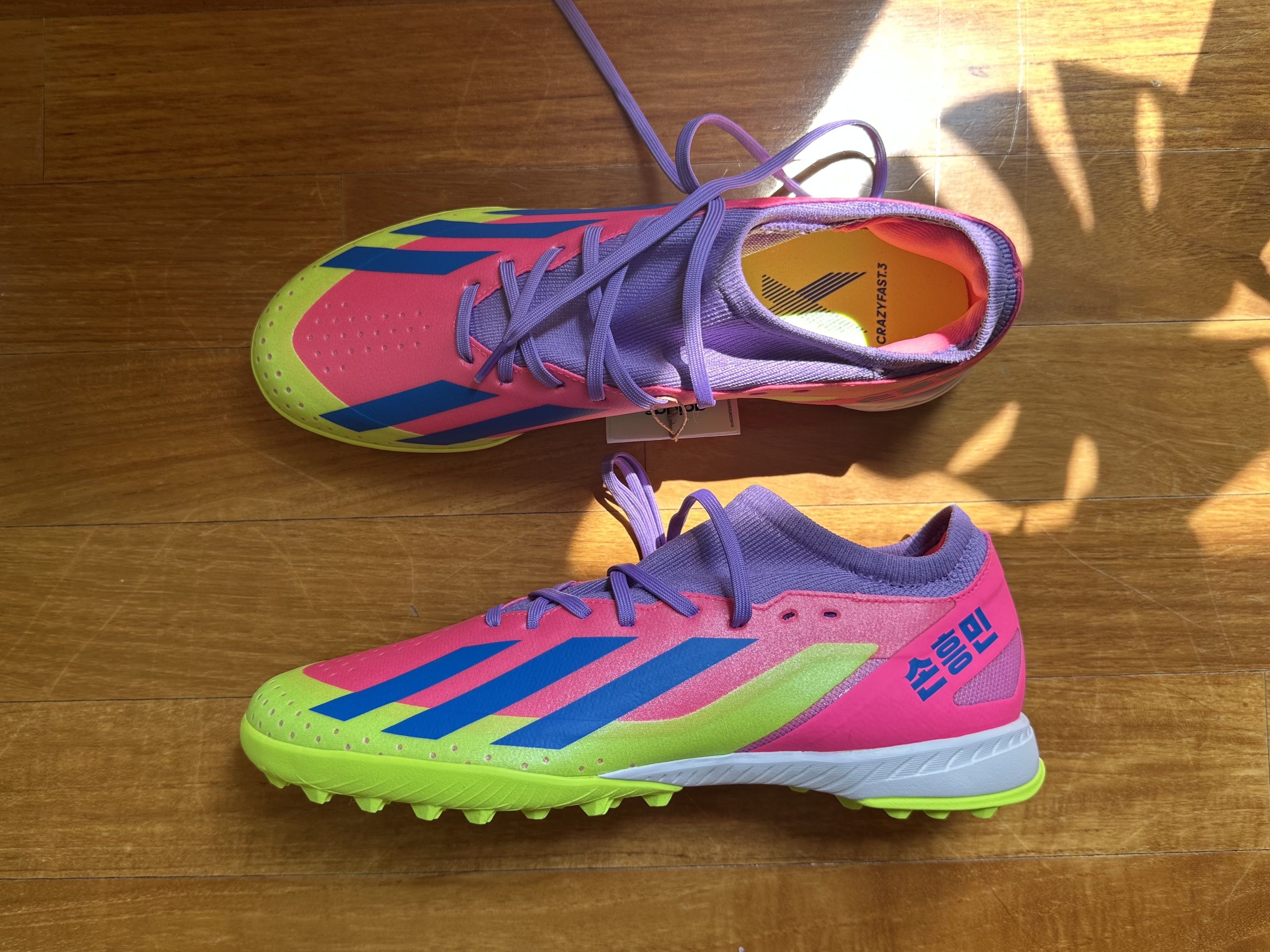 Adidas X Crazyfast HMS.3 TF J Lucid Lemon Lucid Pink 착용 스타일 - 2