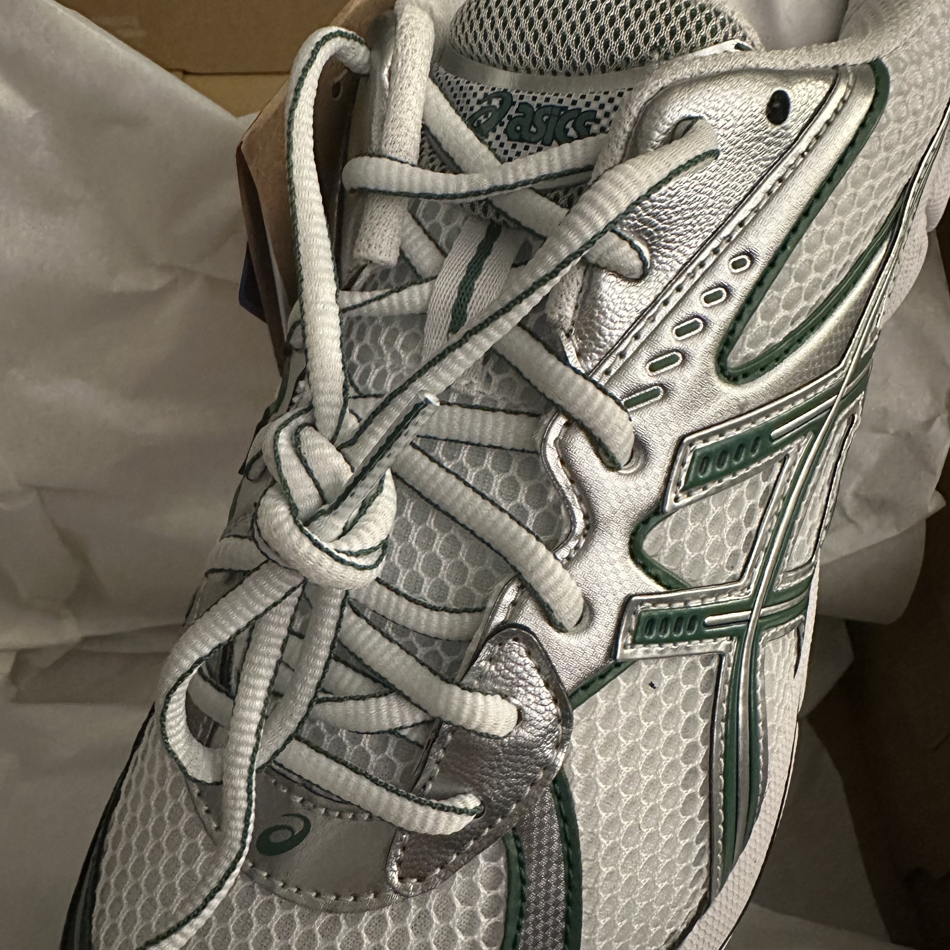 Asics GT-2160 White Shamrock Green 착용 스타일 - 2