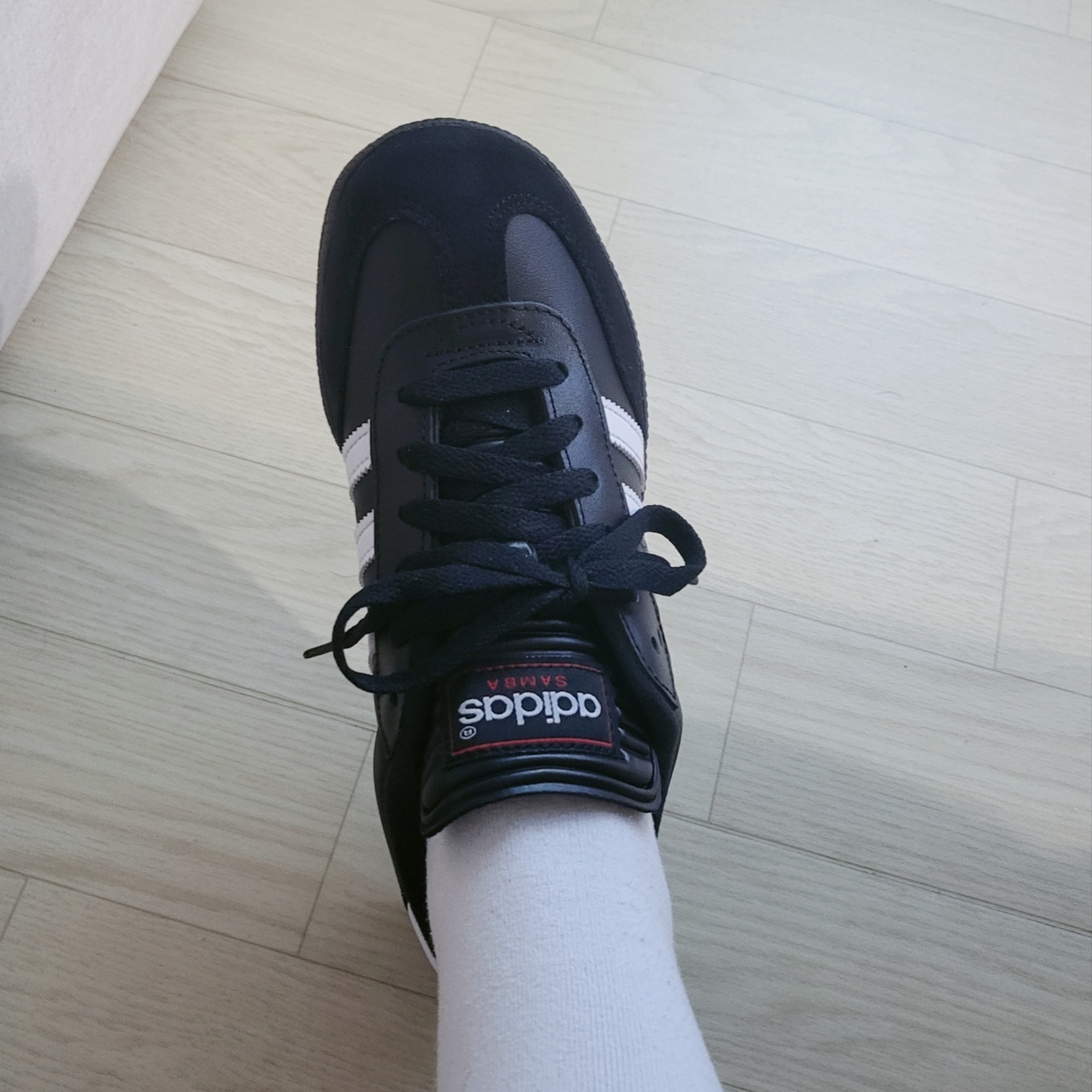 (J) Adidas Samba Classic Core Black 착용 스타일 - 3
