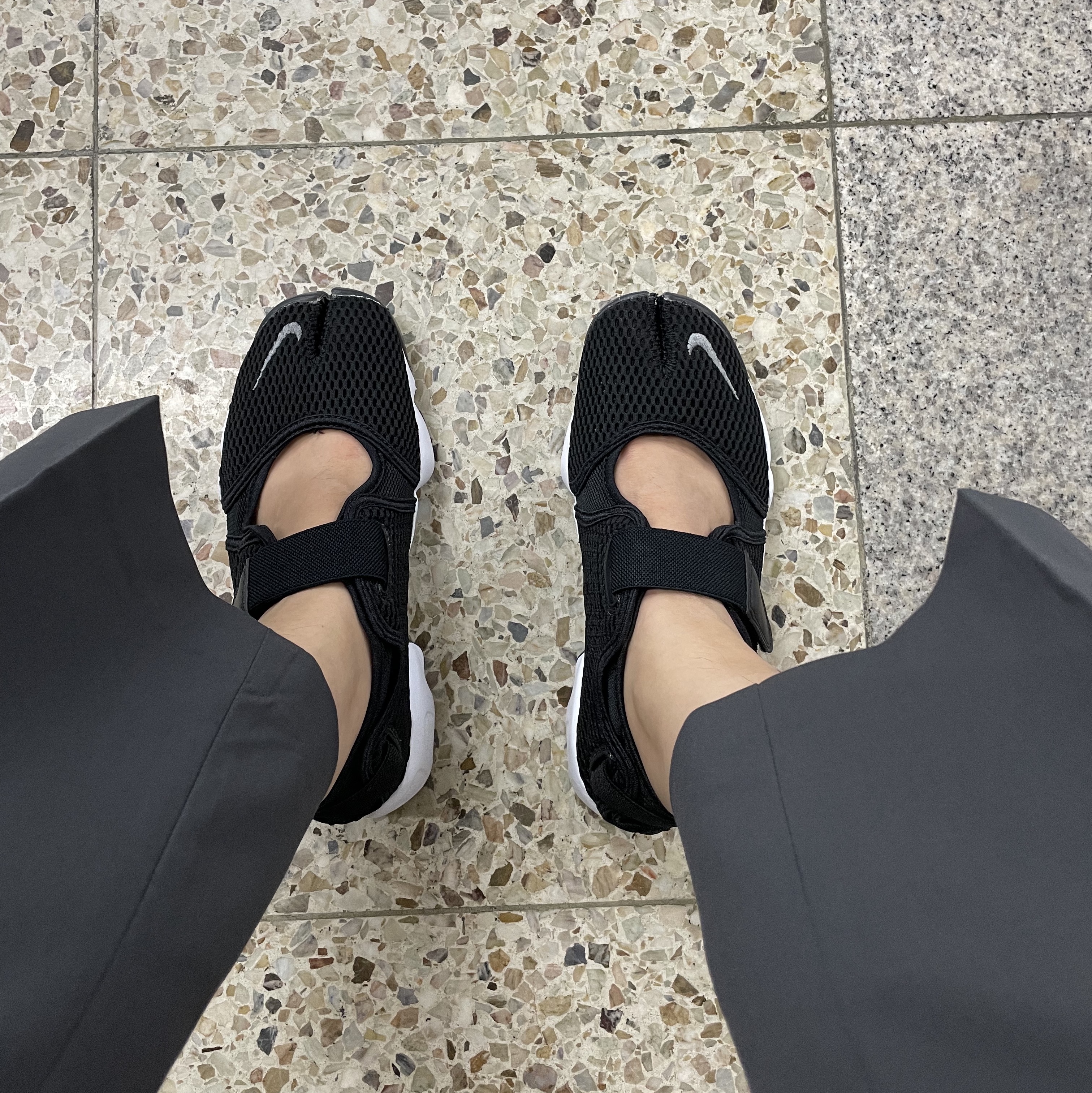 (W) Nike Air Rift Breathe Black 착용 스타일