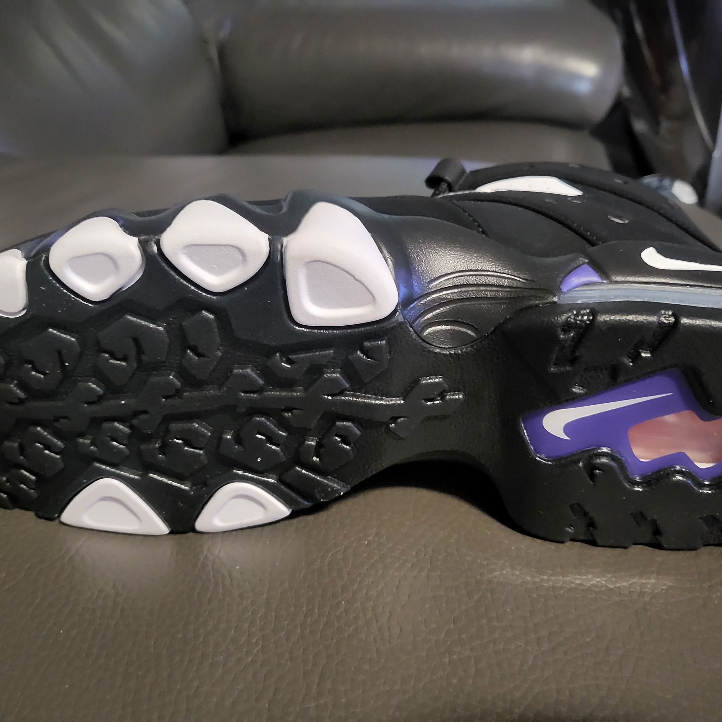 Nike Air Max 2 CB 94 Black and Pure Purple 착용 스타일 - 4