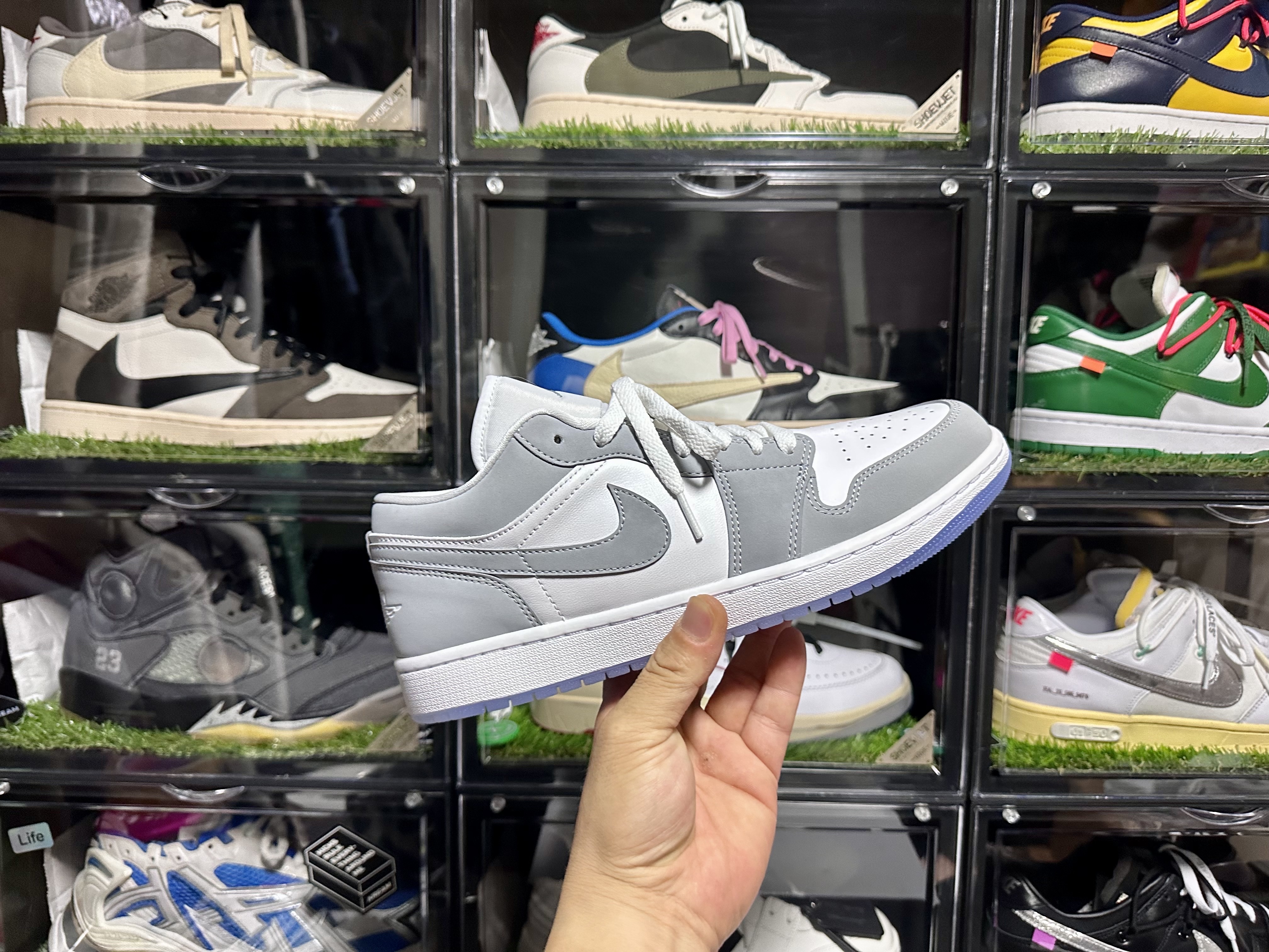(W) Jordan 1 Low White Wolf Grey 착용 스타일 - 1
