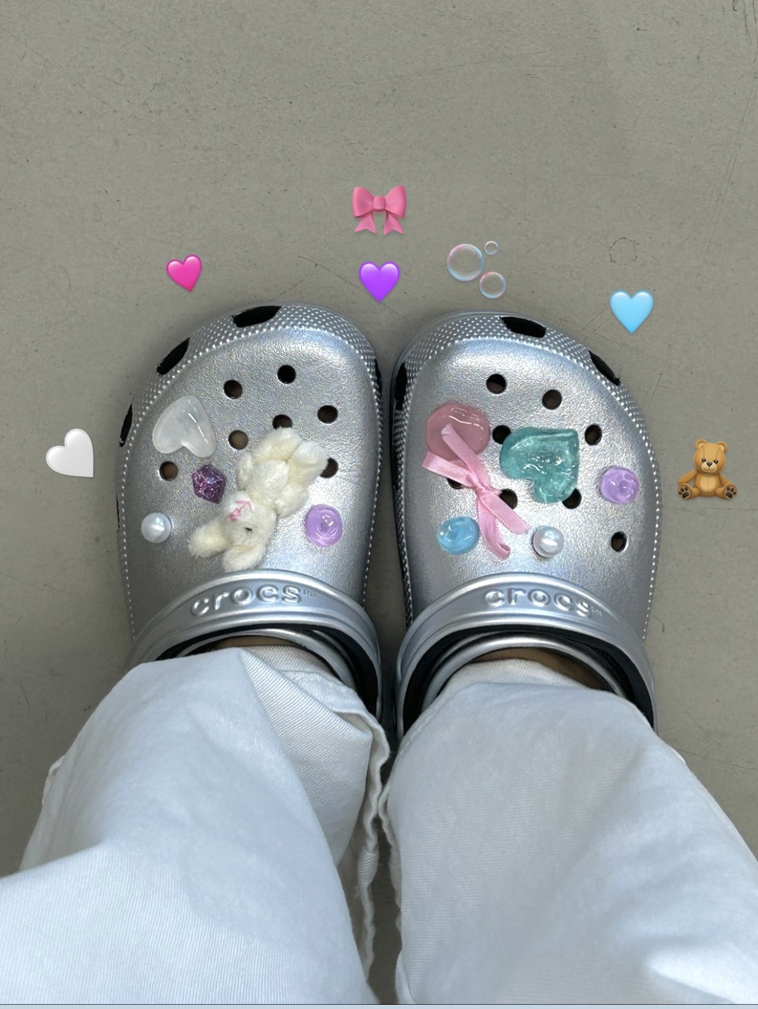 Crocs Classic Metallic Clog Silver 착용 스타일