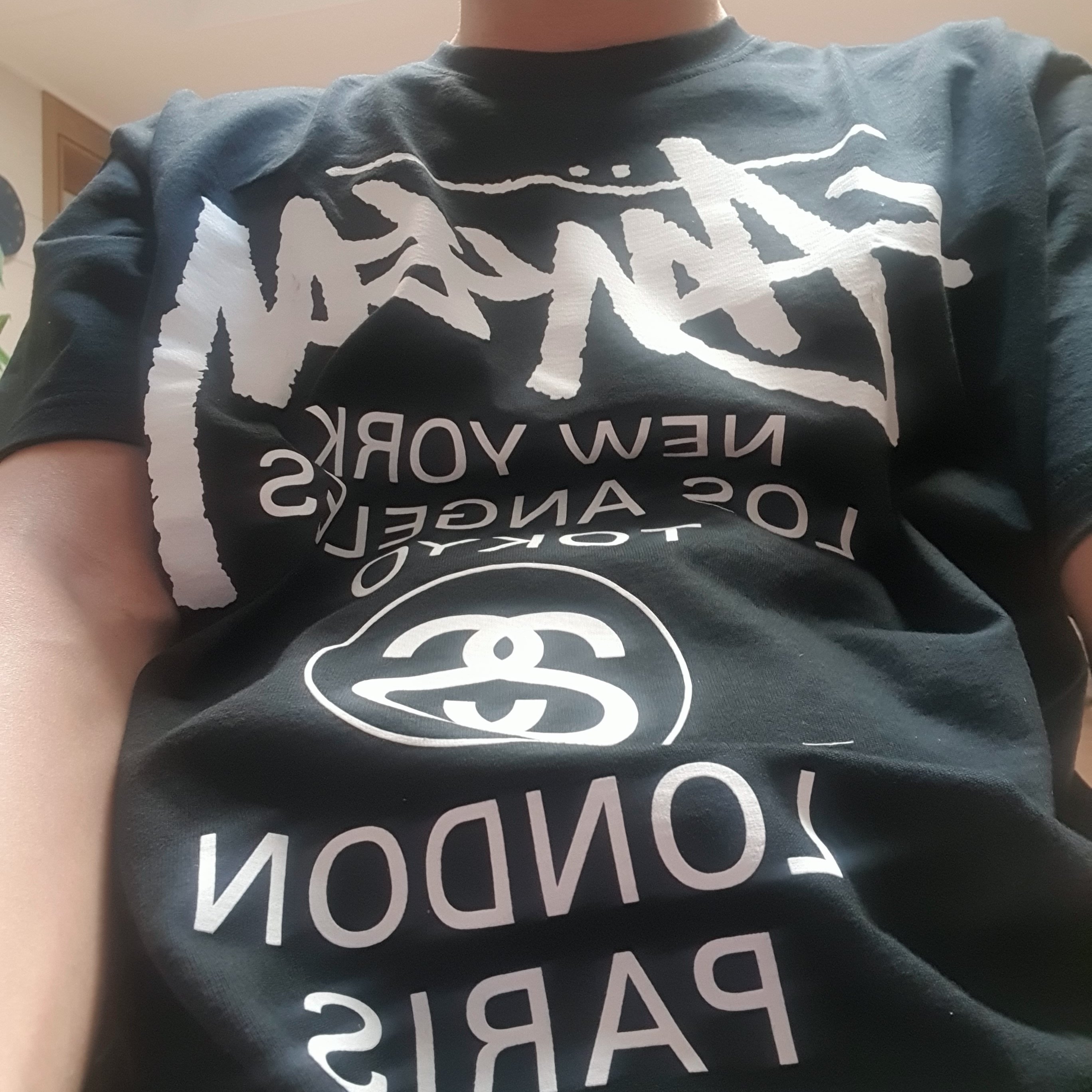 Stussy World Tour T-Shirt Black 2023 착용 스타일
