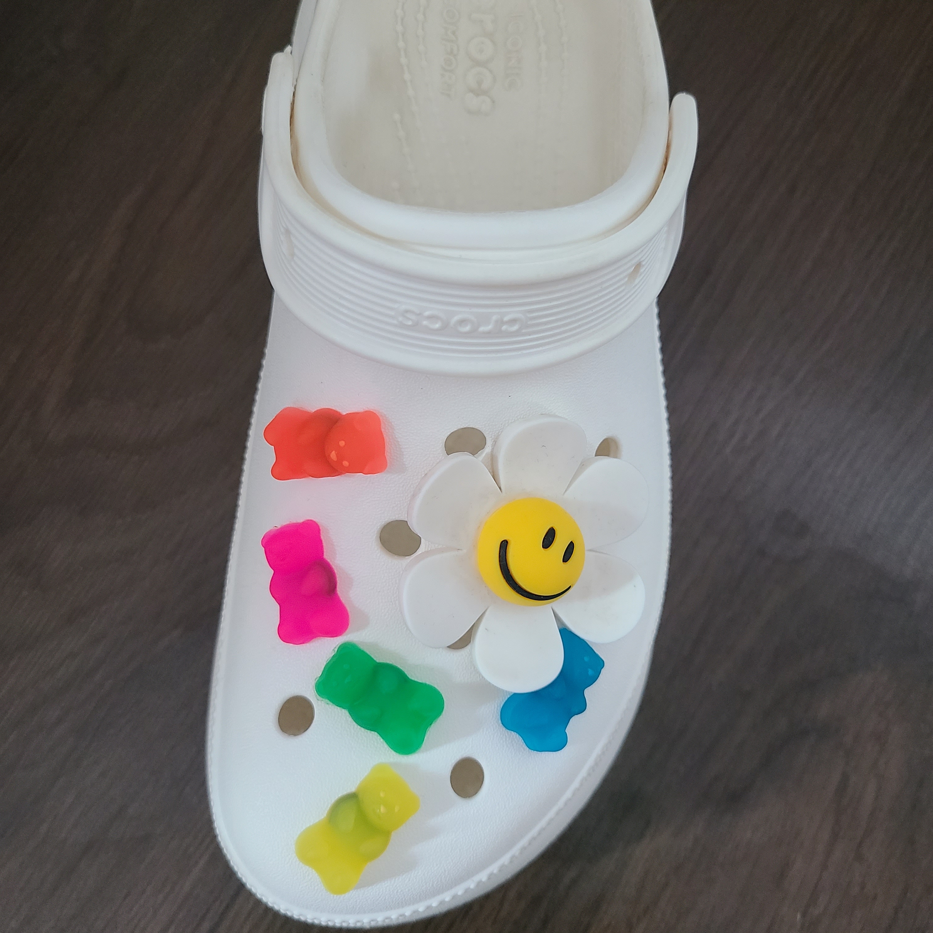 Crocs Classic Crush Clog White 착용 스타일