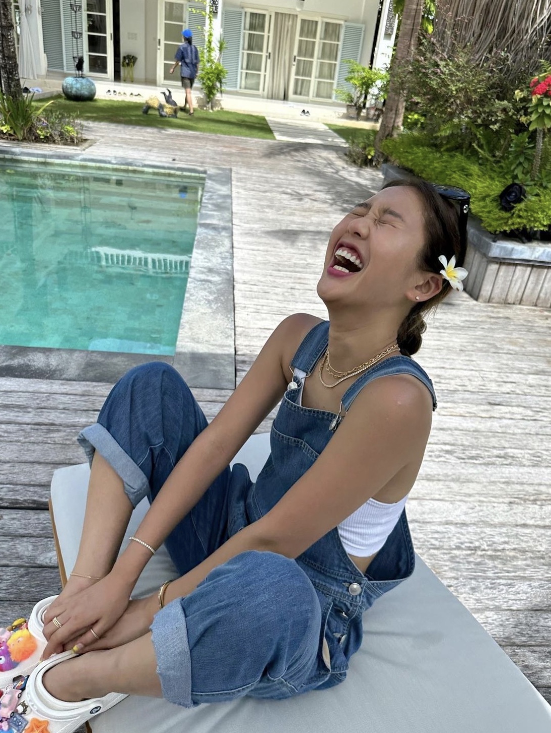 Crocs Classic Clog White 착용 스타일 - 2