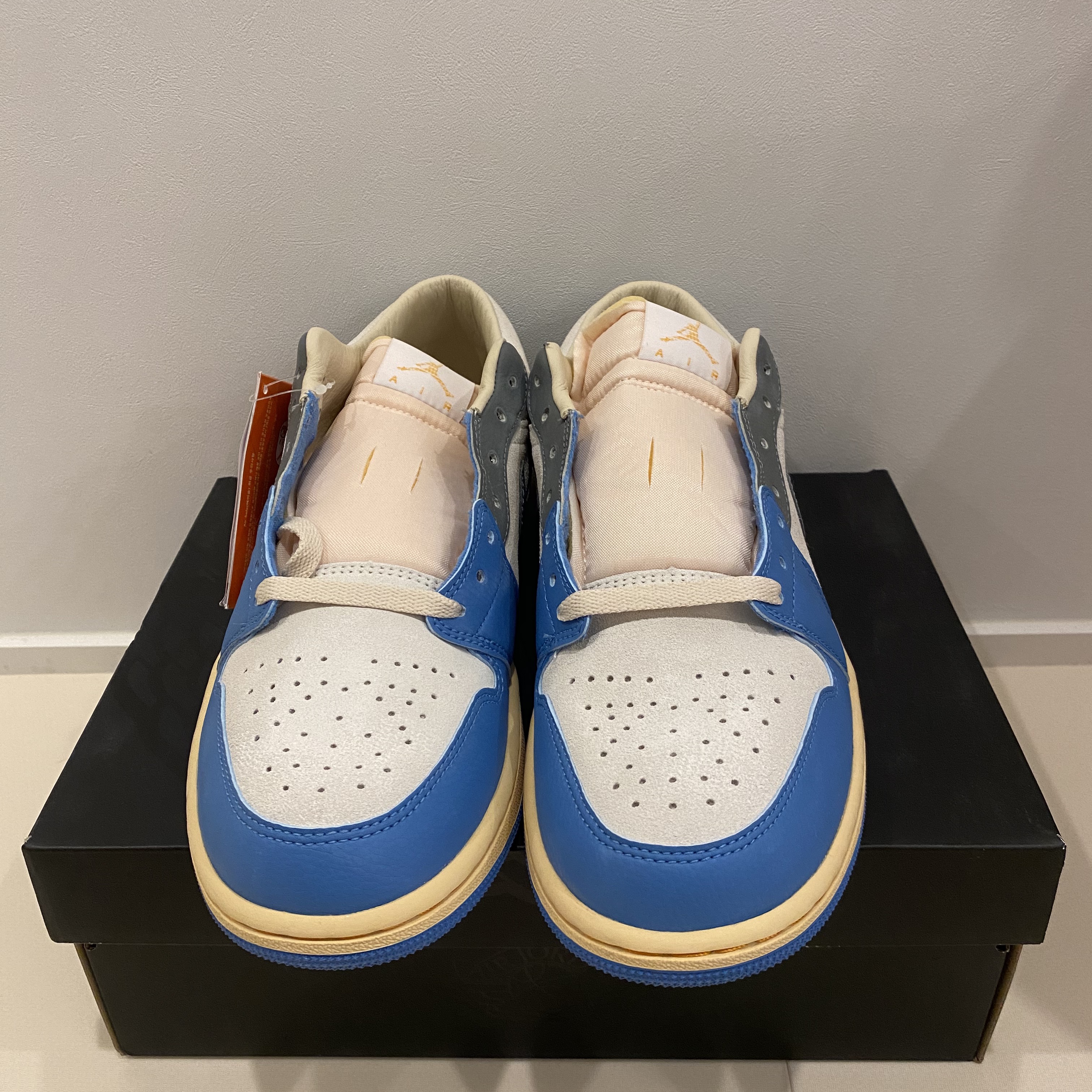 Jordan 1 Low SE Tokyo 96 착용 스타일 - 1