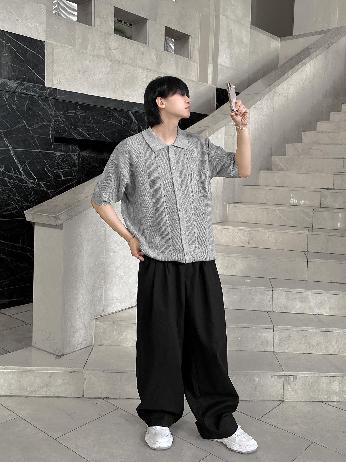 Maison Mihara Yasuhiro Wayne OG Sole Leather Low-top Sneakers White 착용 스타일 - 5