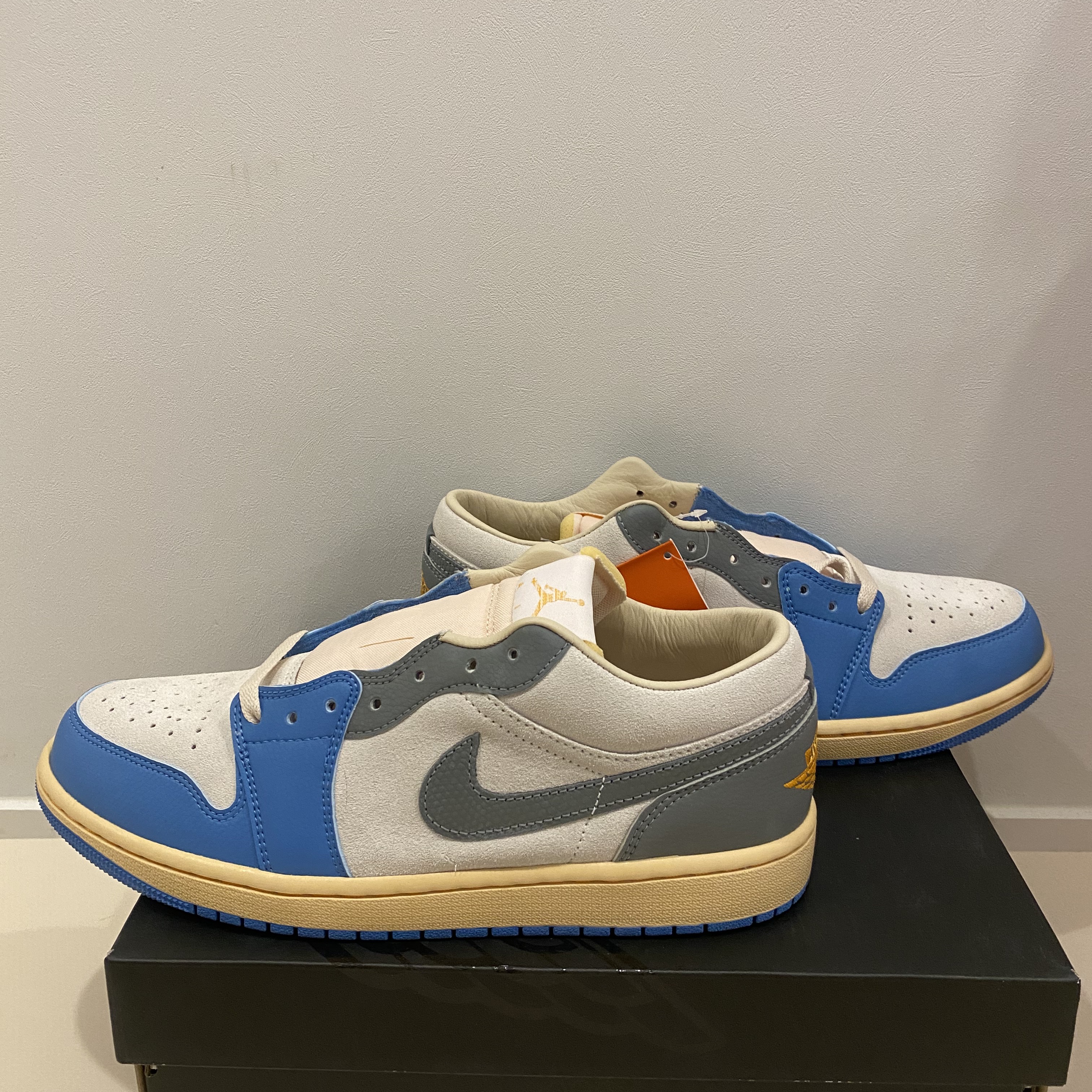 Jordan 1 Low SE Tokyo 96 착용 스타일 - 3