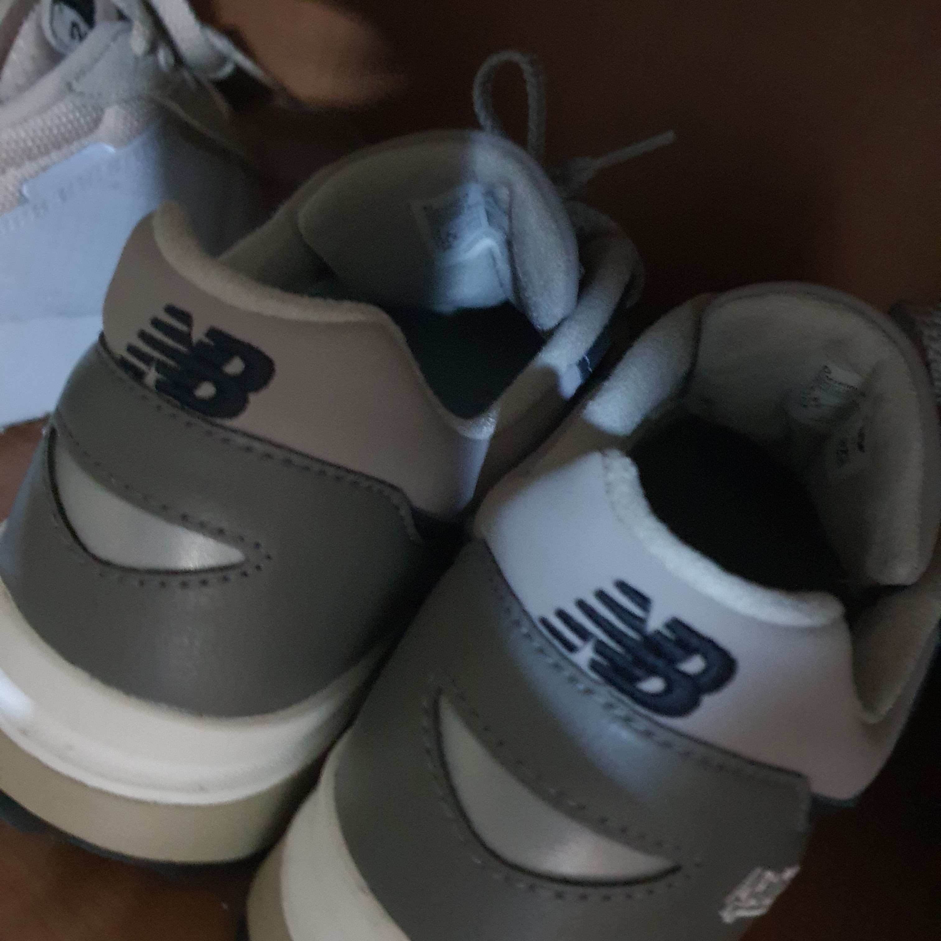 New Balance 1600 Legacy Grey 착용 스타일
