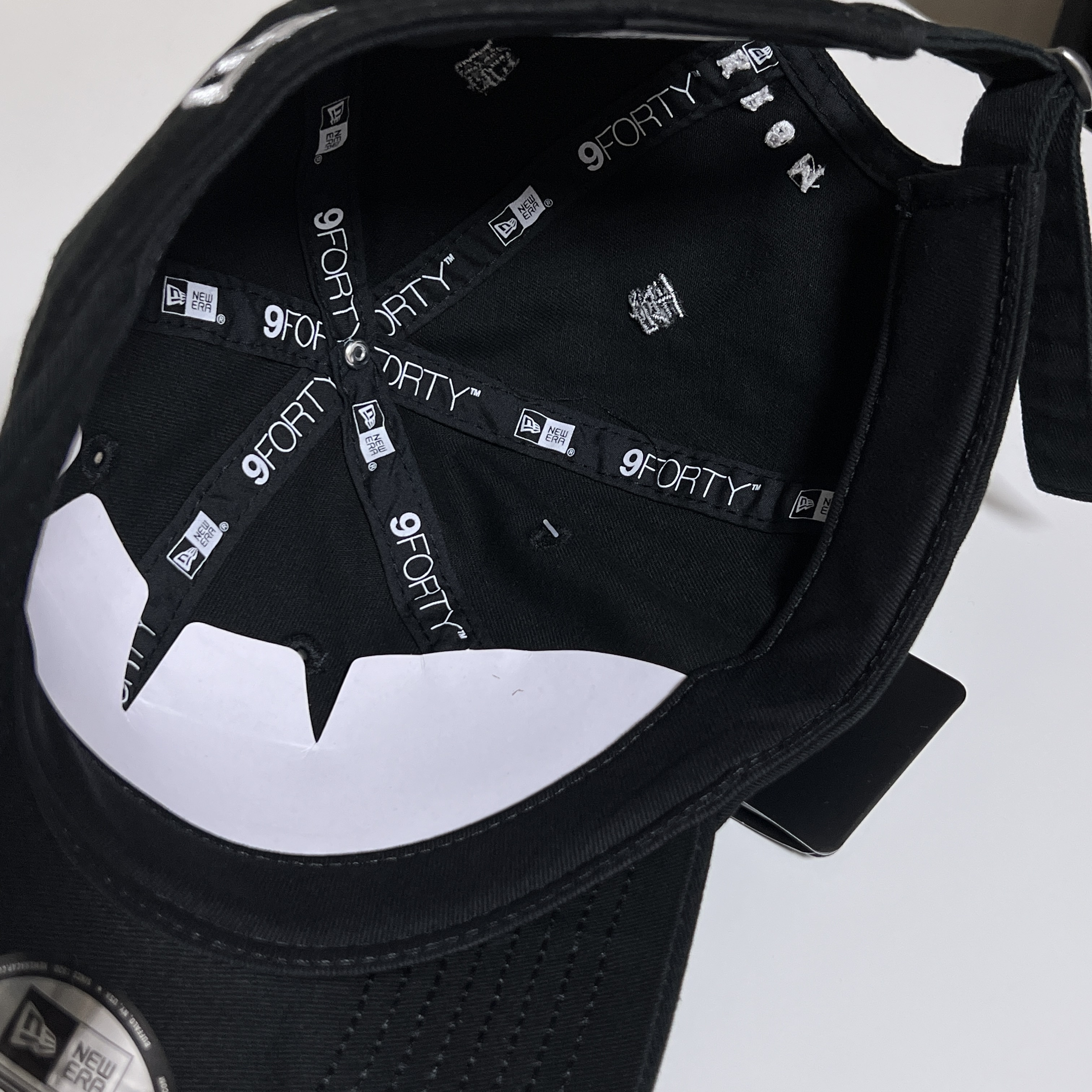 Darkr8m Studio x New Era Unstructured Ball Cap Black 착용 스타일 - 4