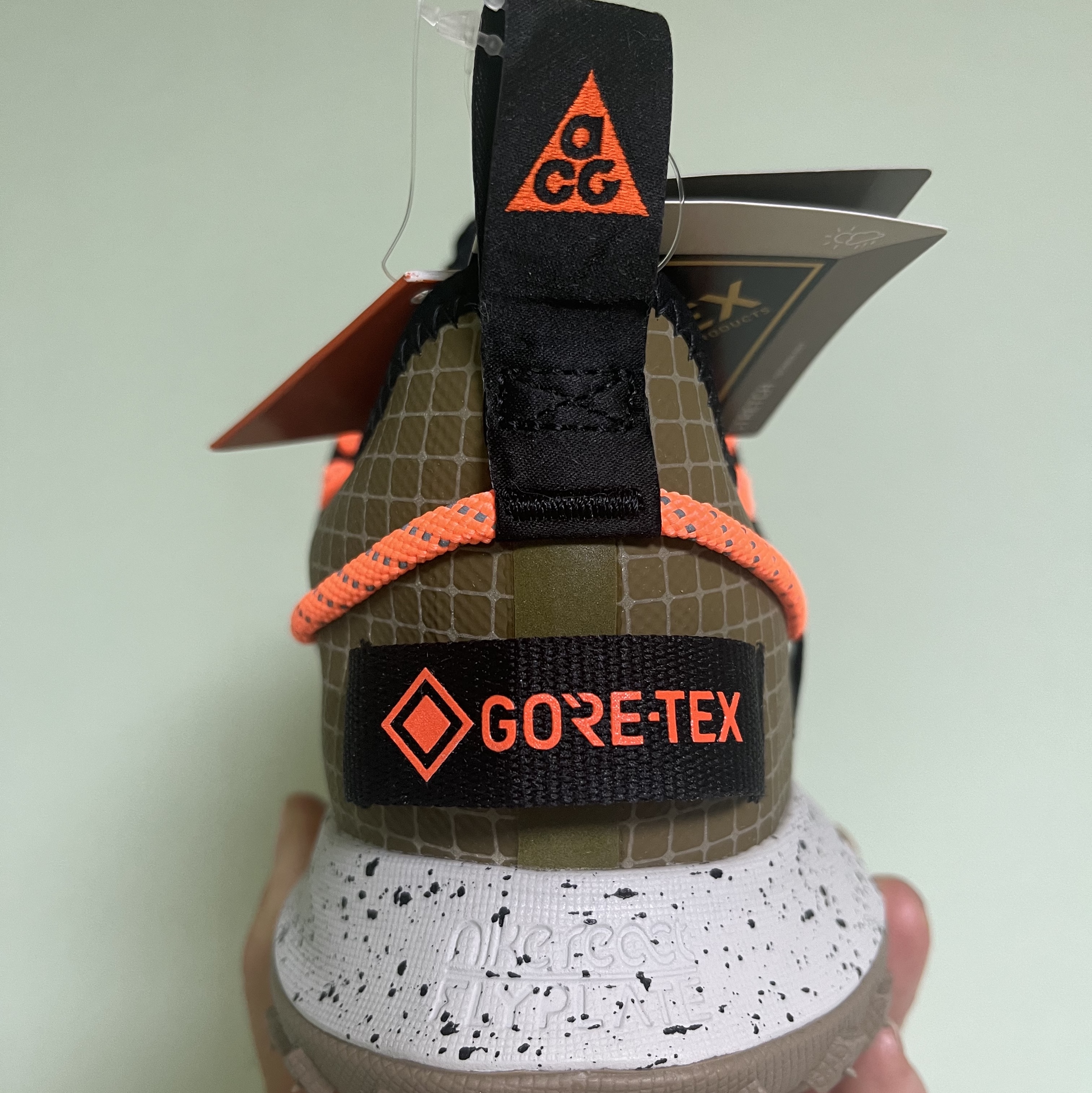 Nike ACG Mountain Fly Low Gore-Tex SE Hazel Rush 착용 스타일 - 3