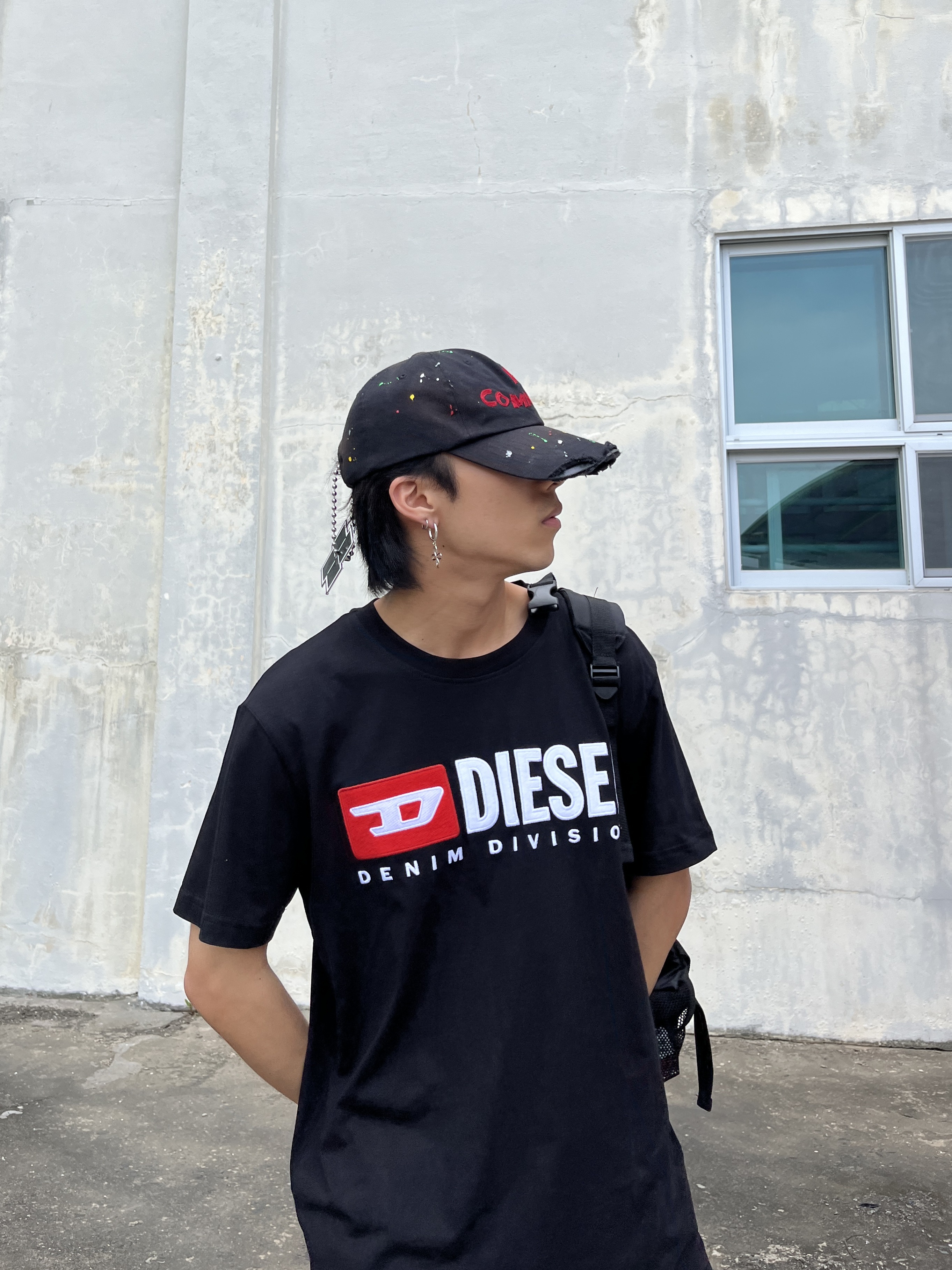 Adidas Superstar Core Black White, Diesel T-Diegor-Div T-Shirt Black 착용 스타일 - 3