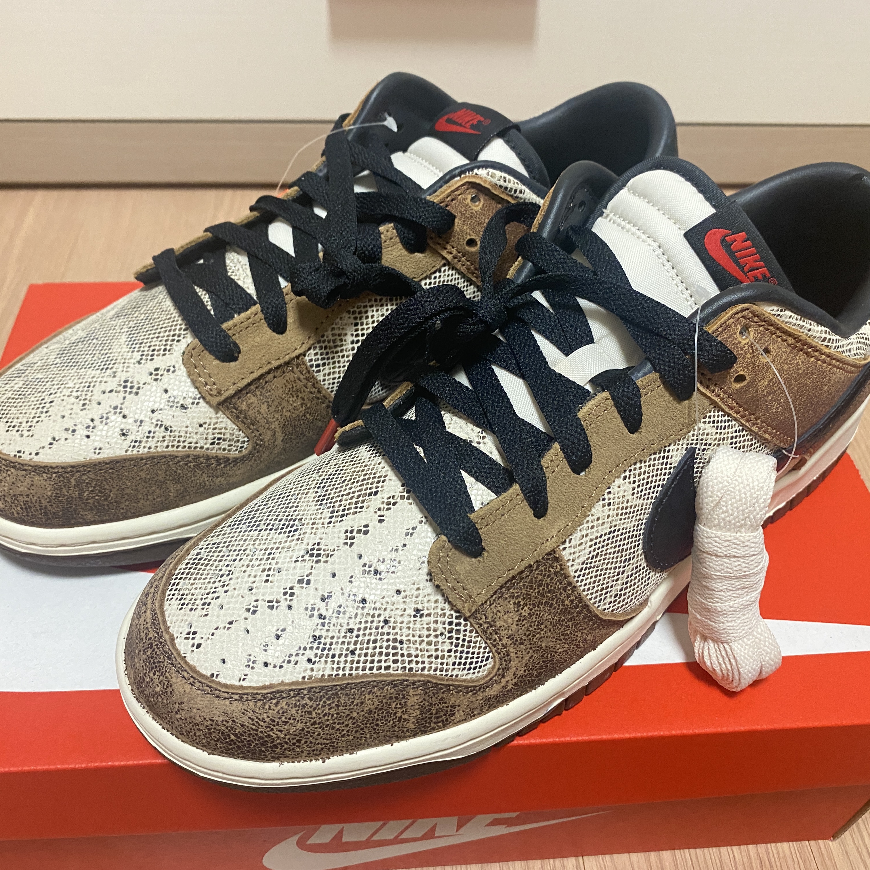 Nike Dunk Low PRM Head to Head 착용 스타일