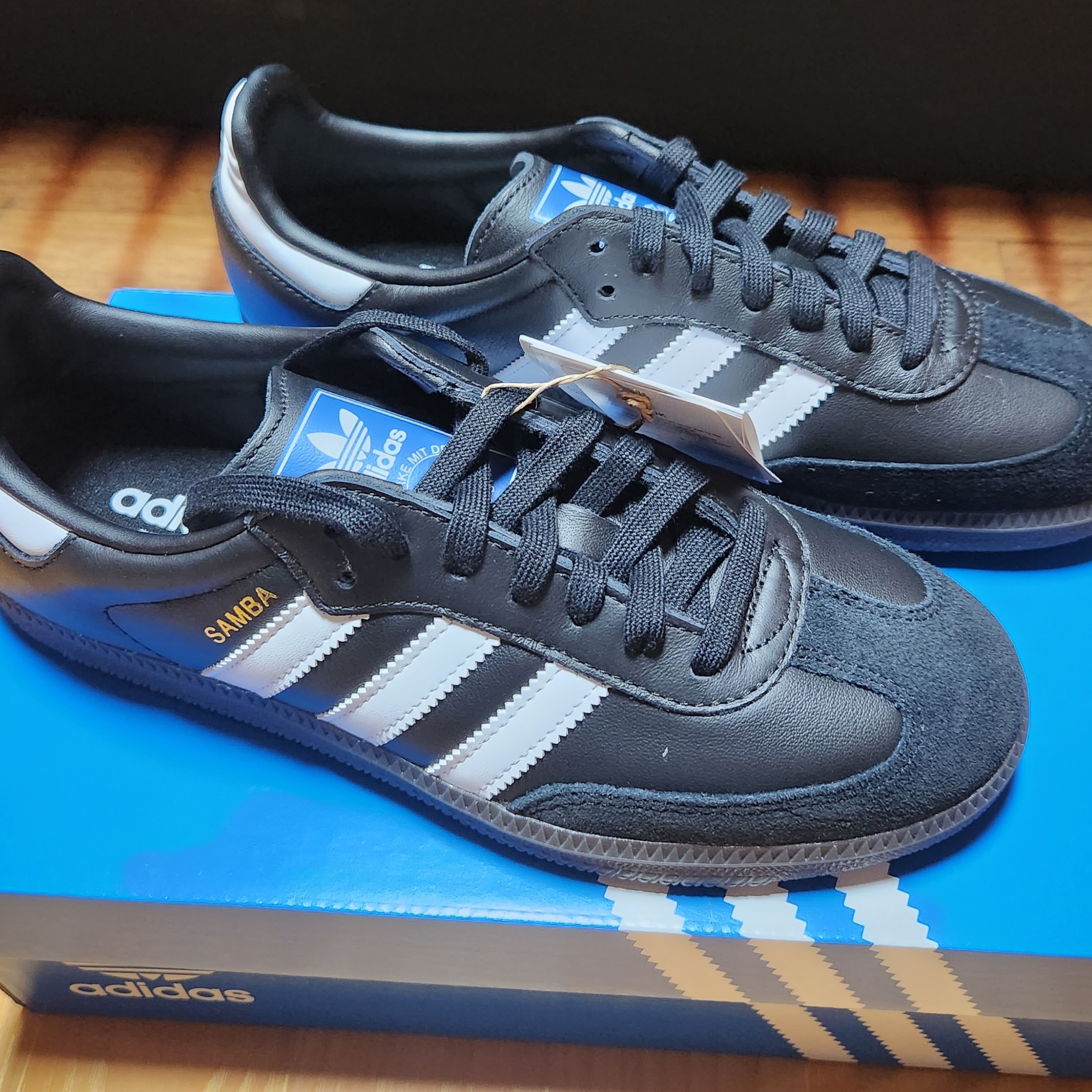 Adidas Samba OG Black White Gum 착용 스타일 - 2