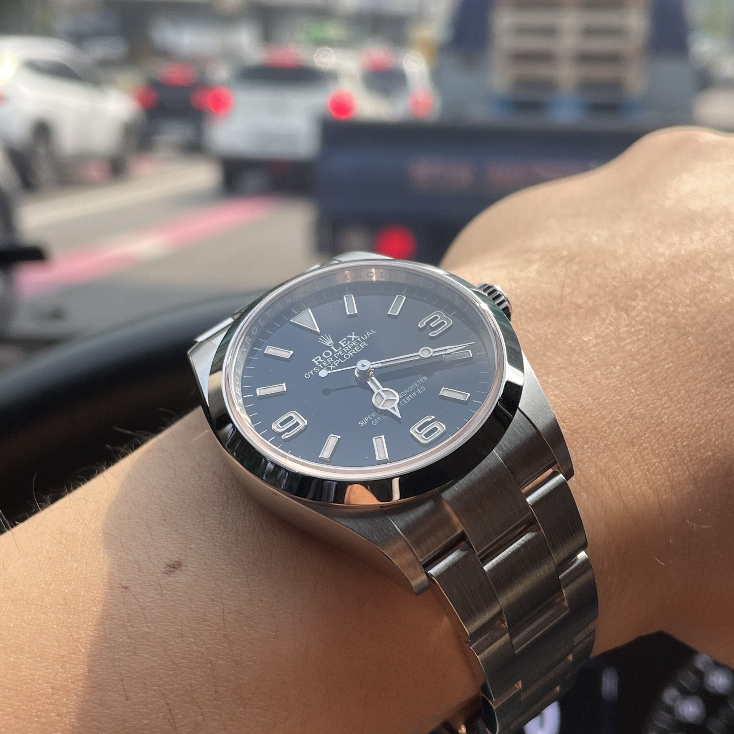 Rolex Explorer 36mm 124270 Black Oyster 착용 스타일