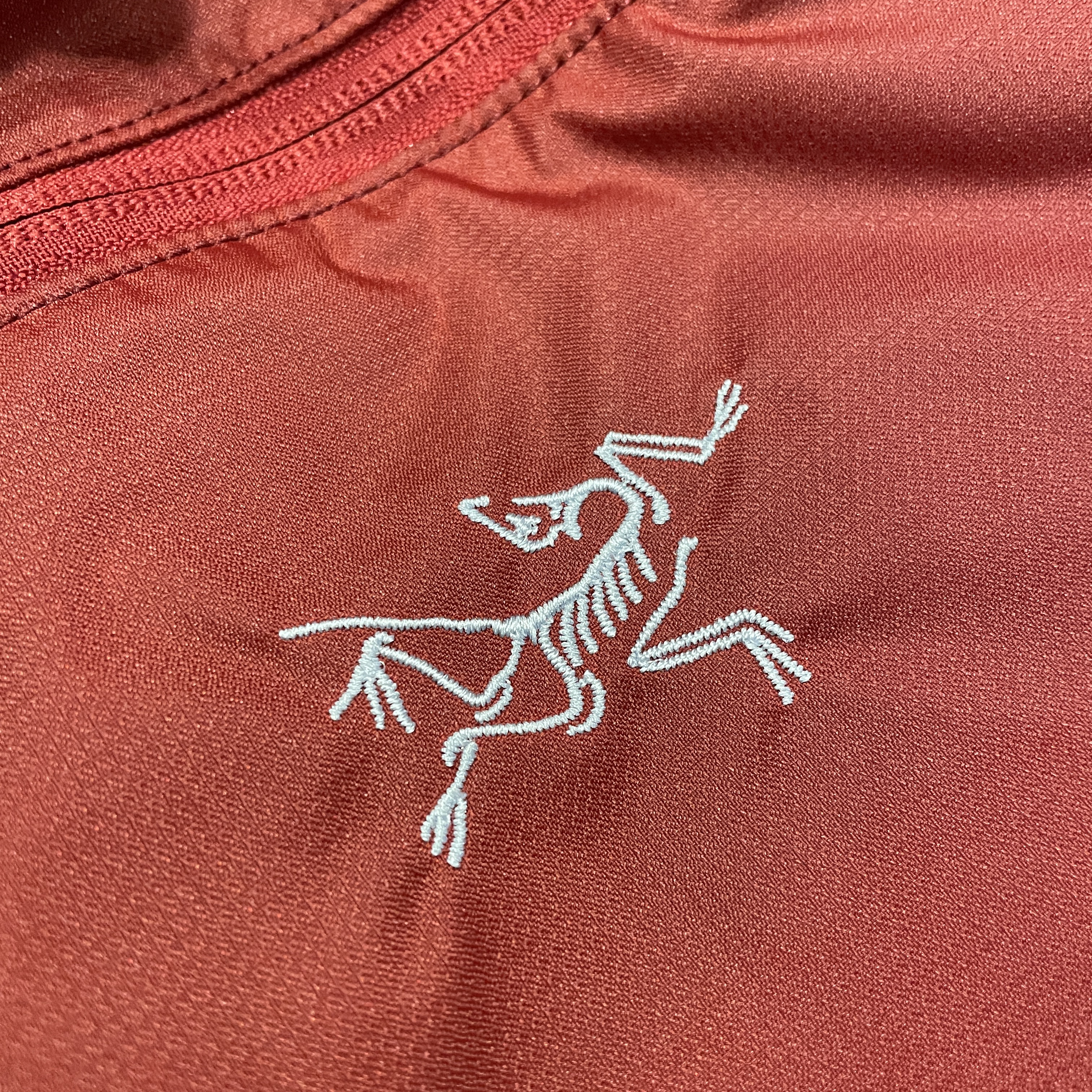 Arc'teryx Heliad 15 Backpack Bordeaux 착용 스타일 - 1