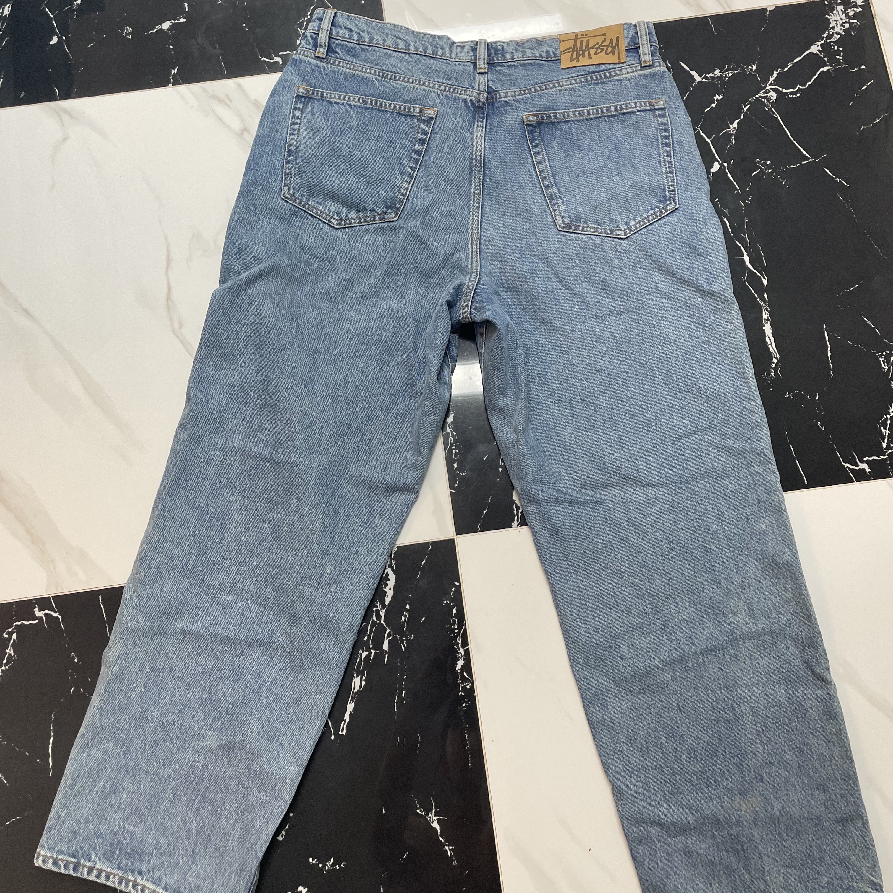 Stussy Denim Big OL' Jean Washed Blue 착용 스타일 - 2