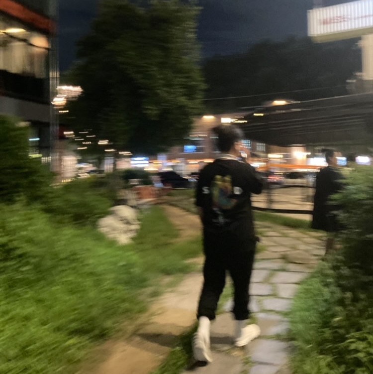 Apple AirPods Max Lightning Silver (Korean Ver.), Solid Homme Butterfly Graphic T-Shirt Black - 23SS 착용 스타일